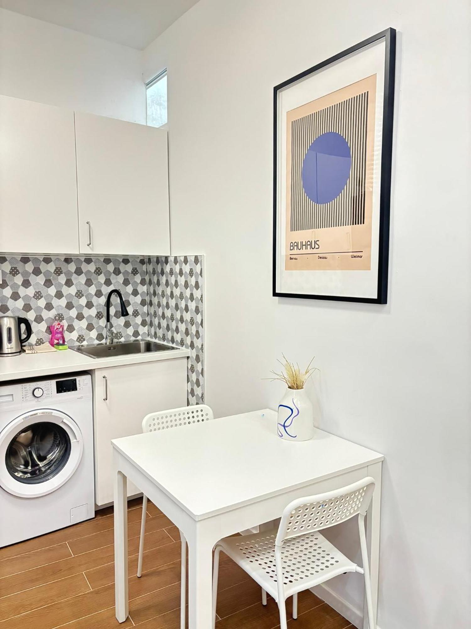 Apartament Benetton Stlye - Freedom In Blue And Organge