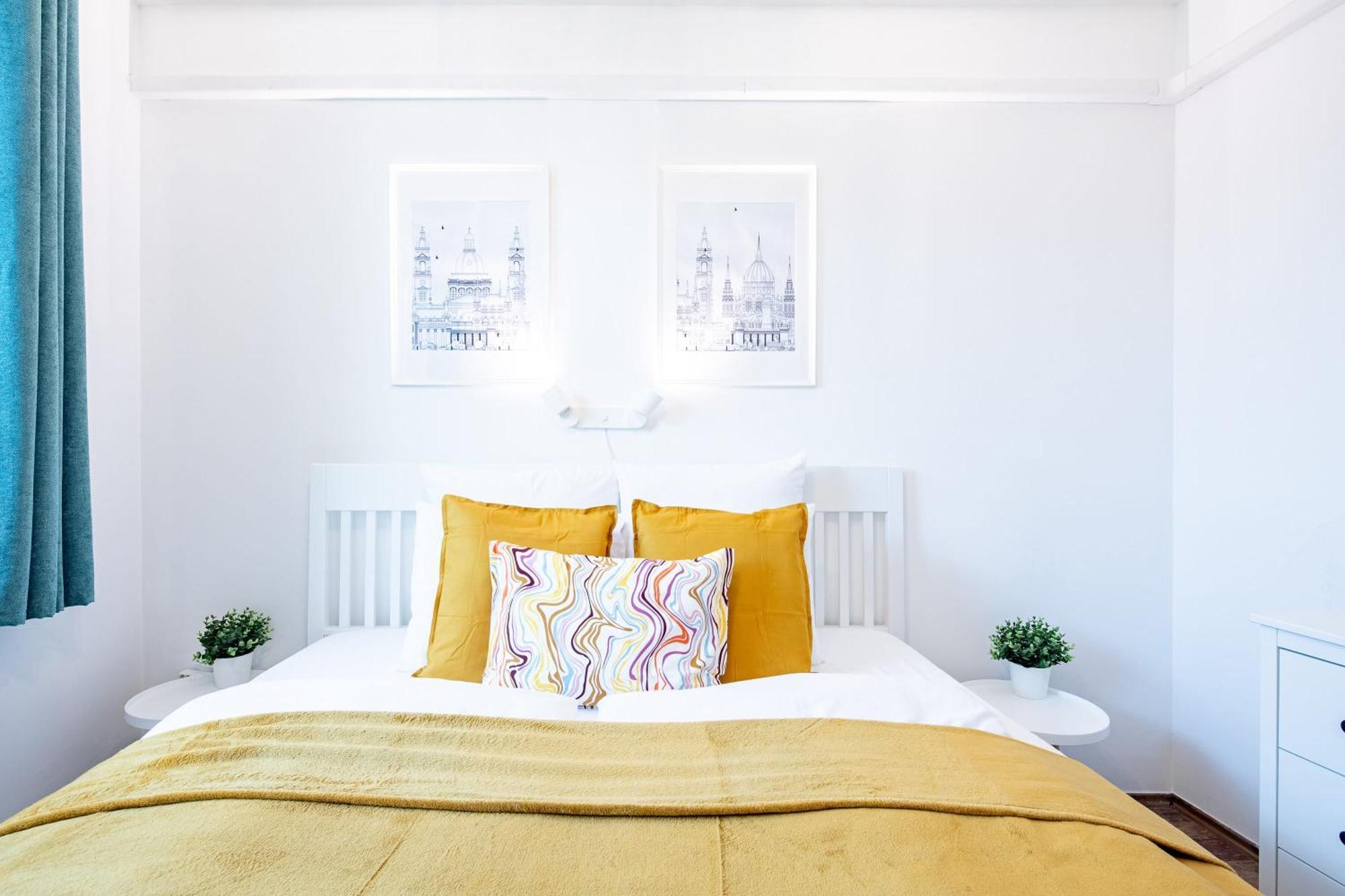 Central - Spacious - Green - Modern Apartamento *