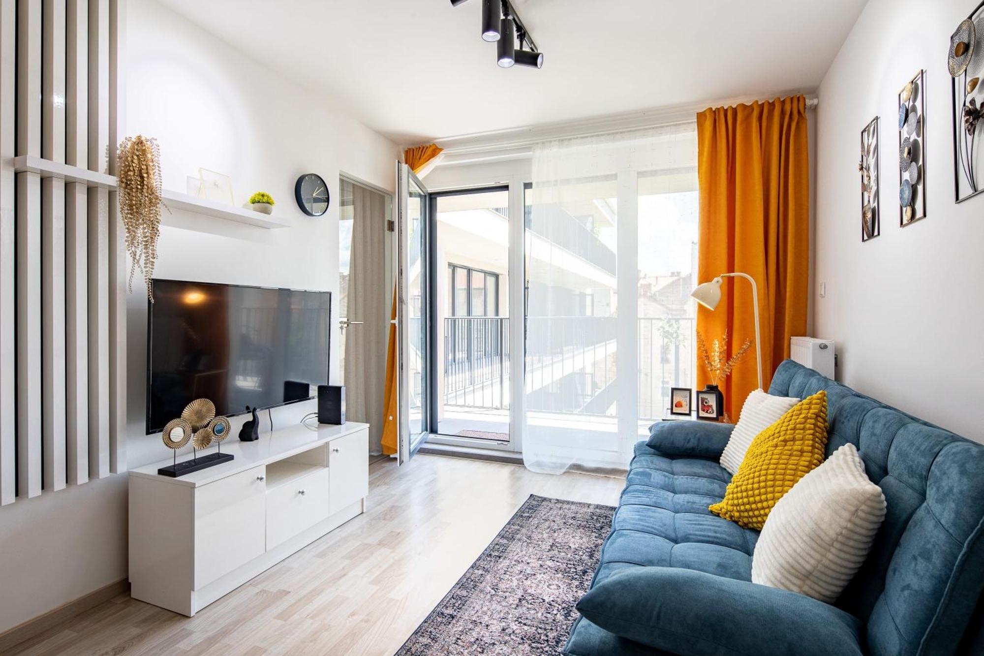 - Balcony - Brand New - Sunny * Budapest