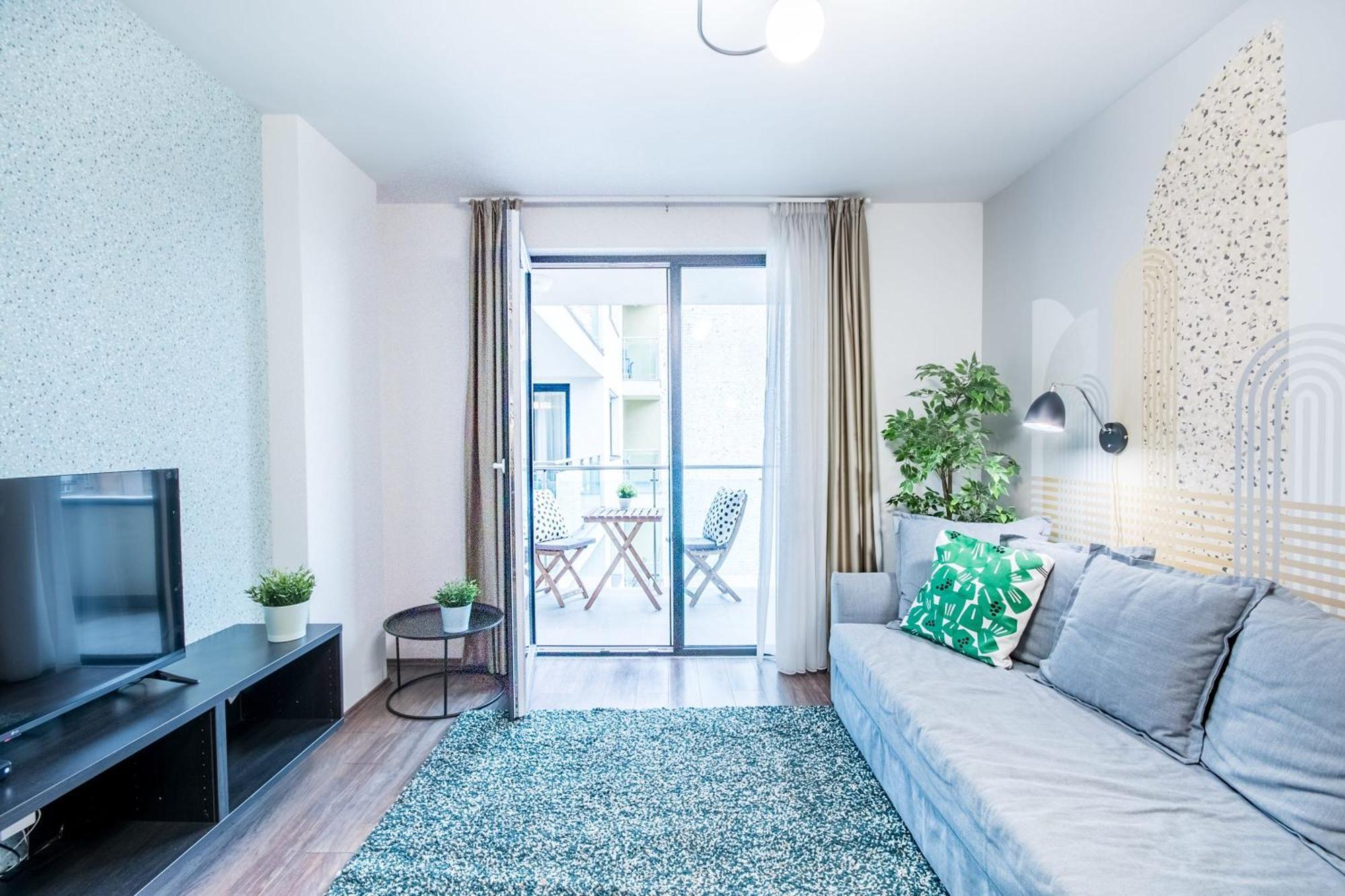 Very - Free Parking - Balcony *
