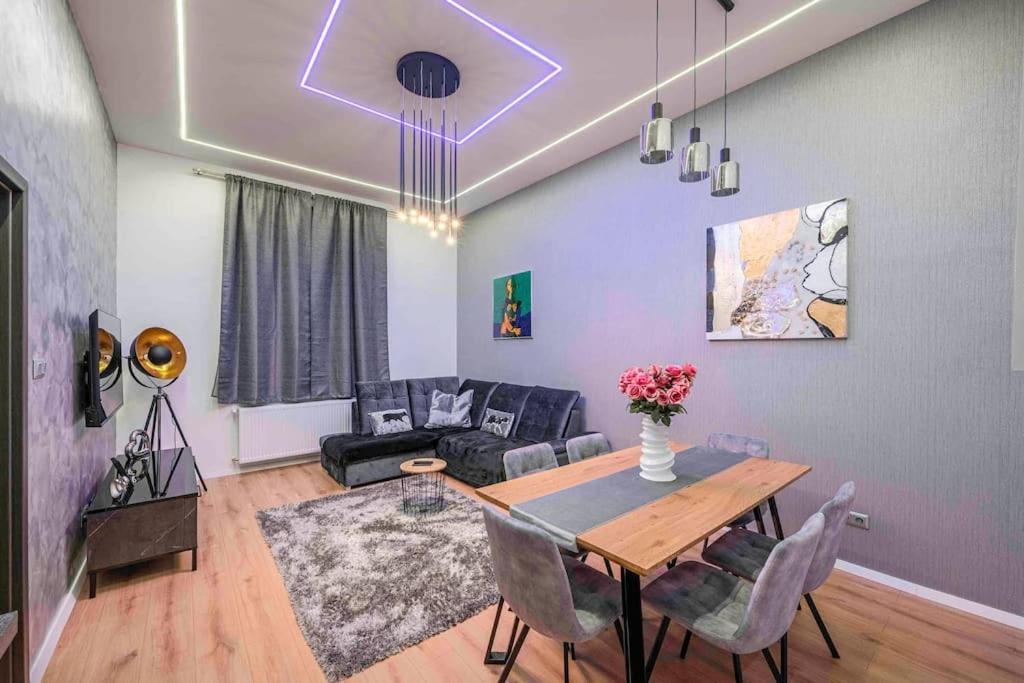 Exclusive Downtown With Ac Apartamento