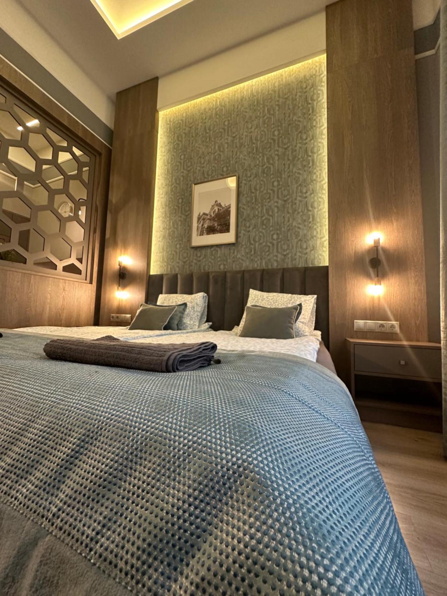 Apartman Revay 20 By Corall *