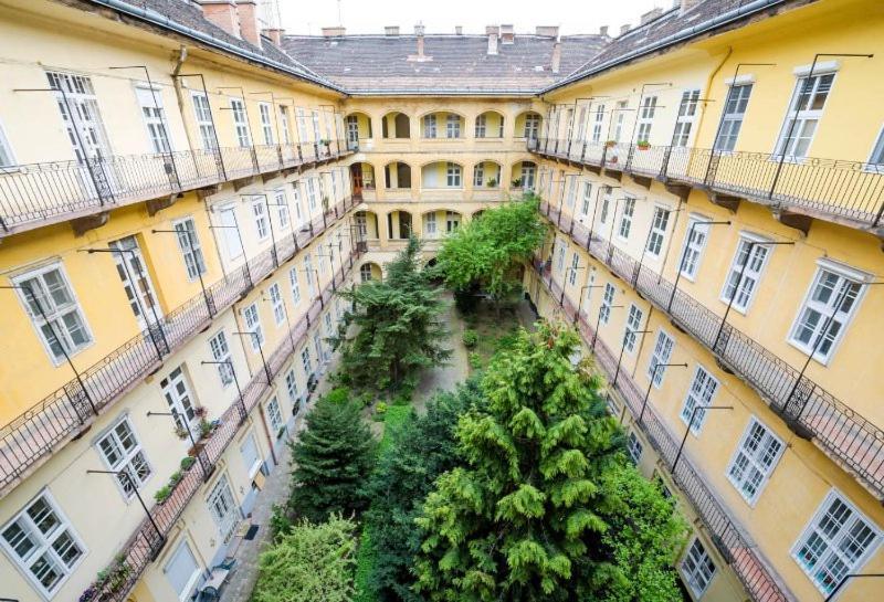 Appartamento Gozsdu Dream Luxury 3 Double Bed Centre *