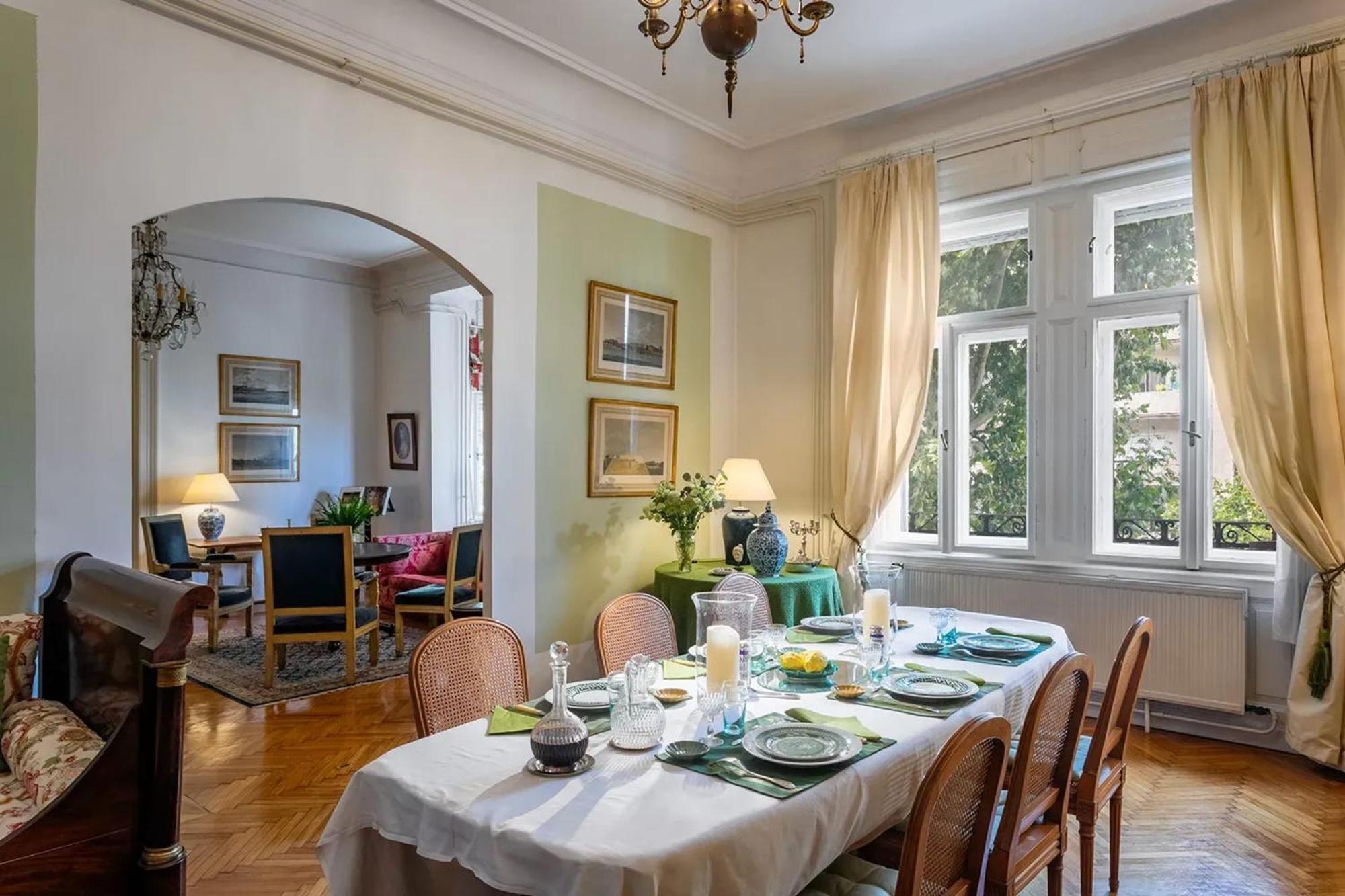 Spacious In Centre With Fireplace Appartamento Budapest