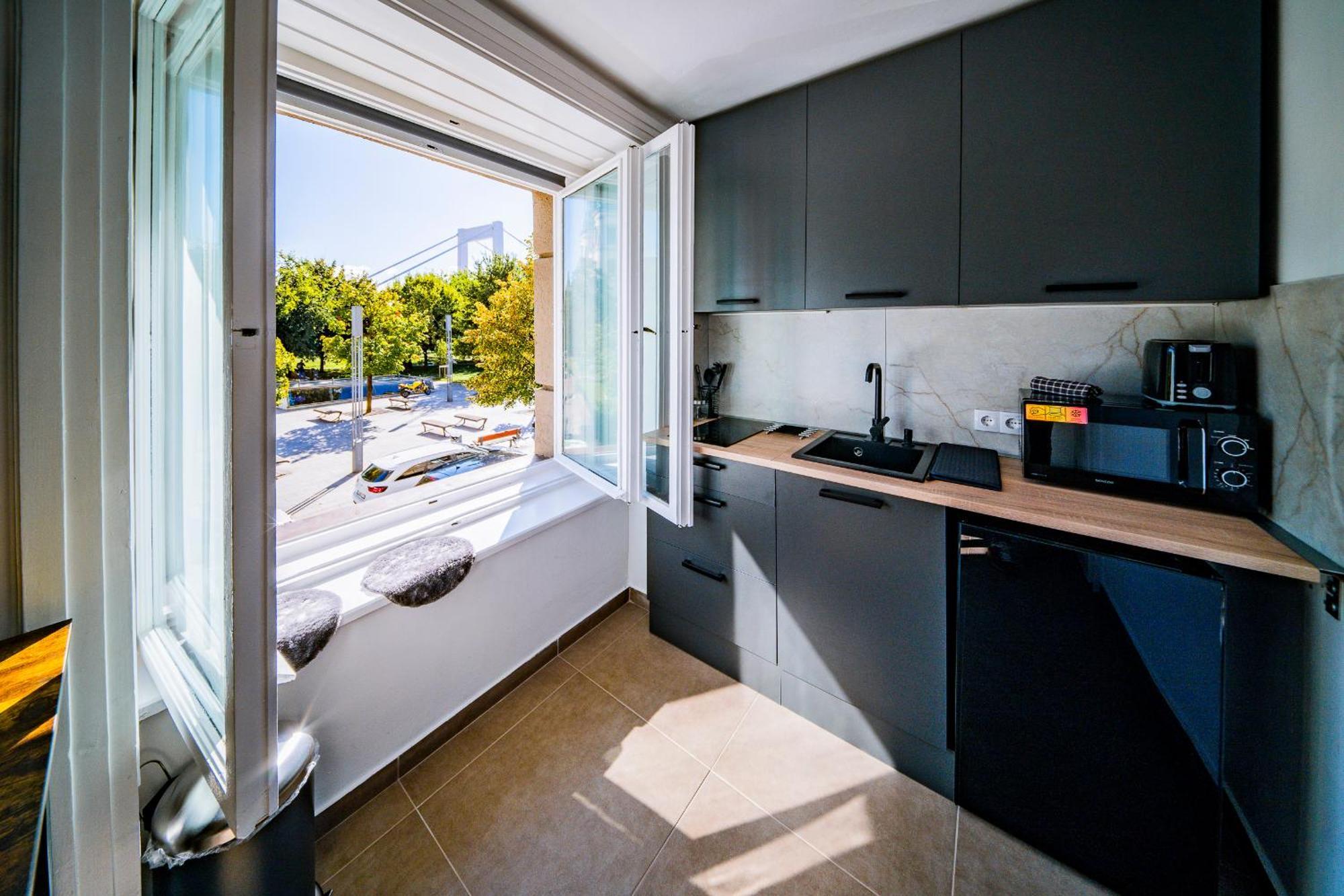Downtown Riverfront Apartament *