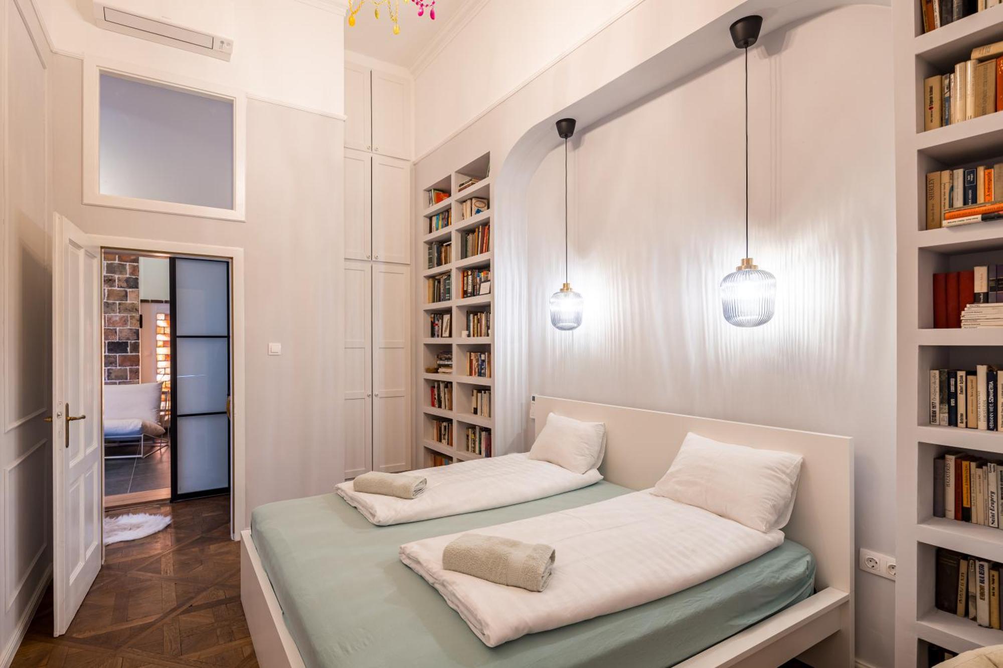 Appartamento 4br Artdeco Elegance With Sauna By Newave Budapest