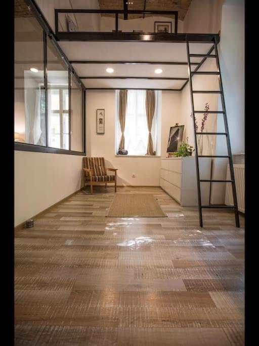 Elegant Garden Flat Appartamento *