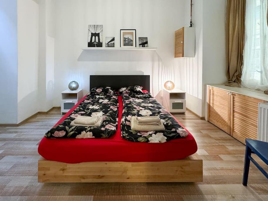 Elegant Garden Flat Apartment *