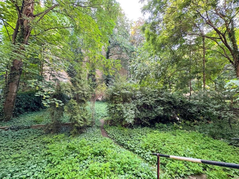 Apartment Elegant Garden Flat *