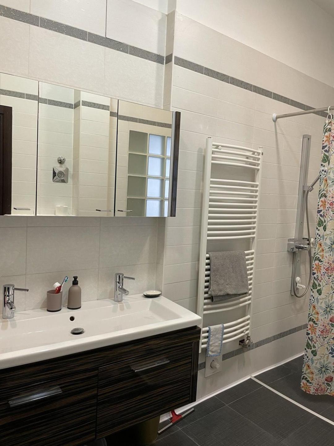 Yogiyo Apartmán *