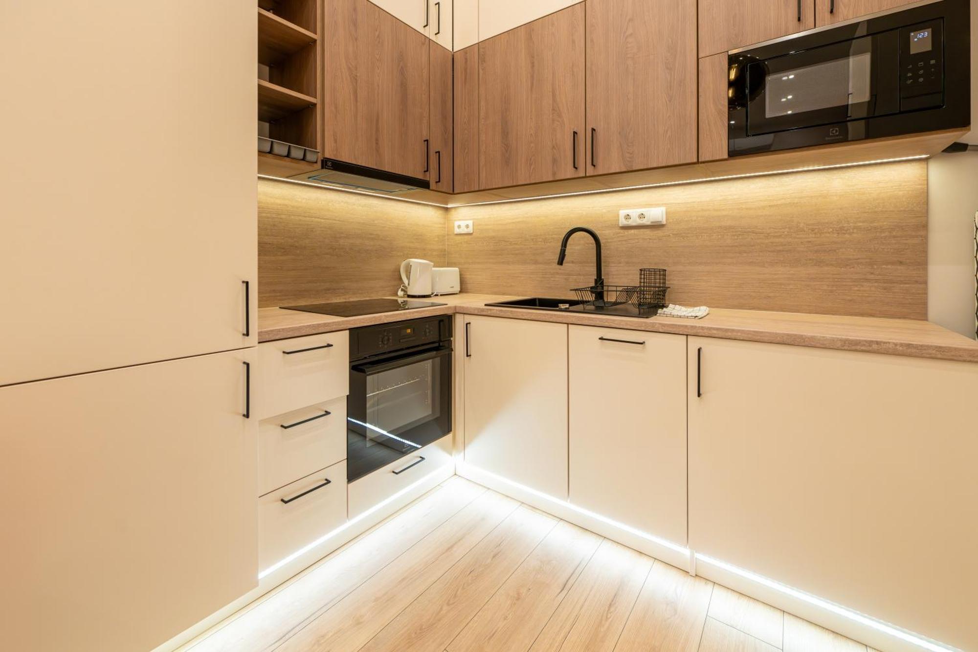 Acacia-a20 Budapest