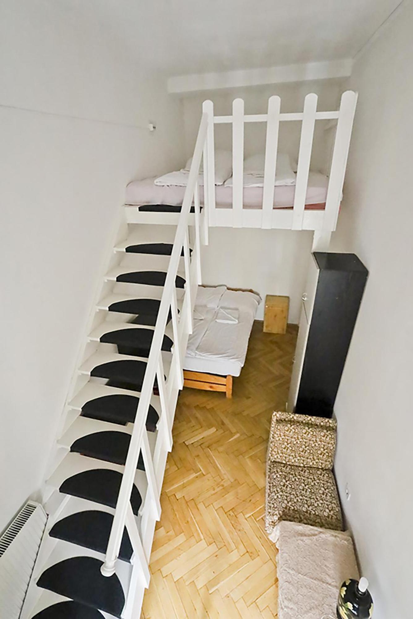 Centre Sunshine Bedroom Season 5 Apartment *