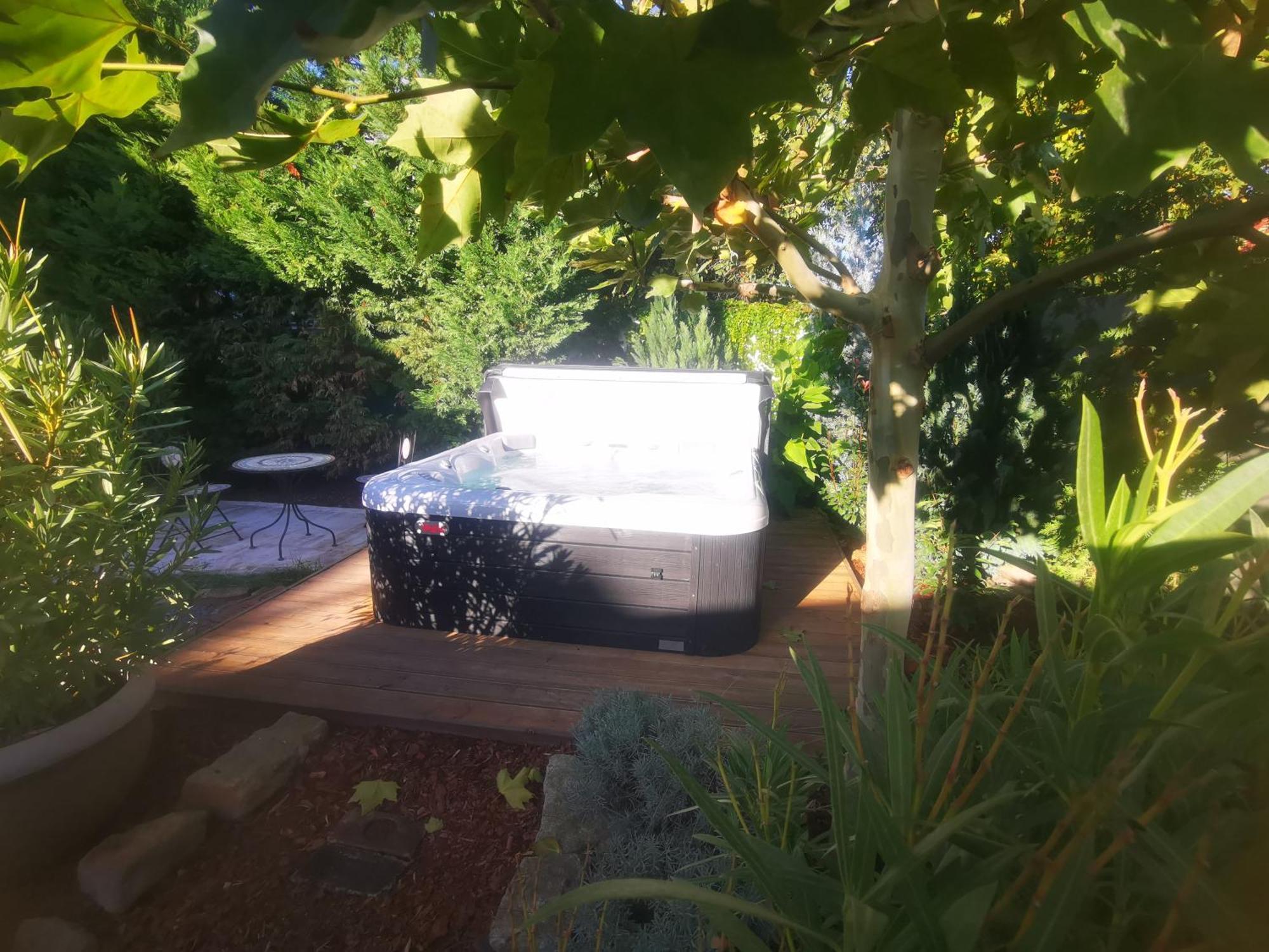 Kuria With Private Jacuzzi And Pool