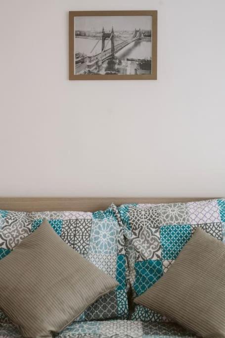 Neat & Comfy Near The Danube *