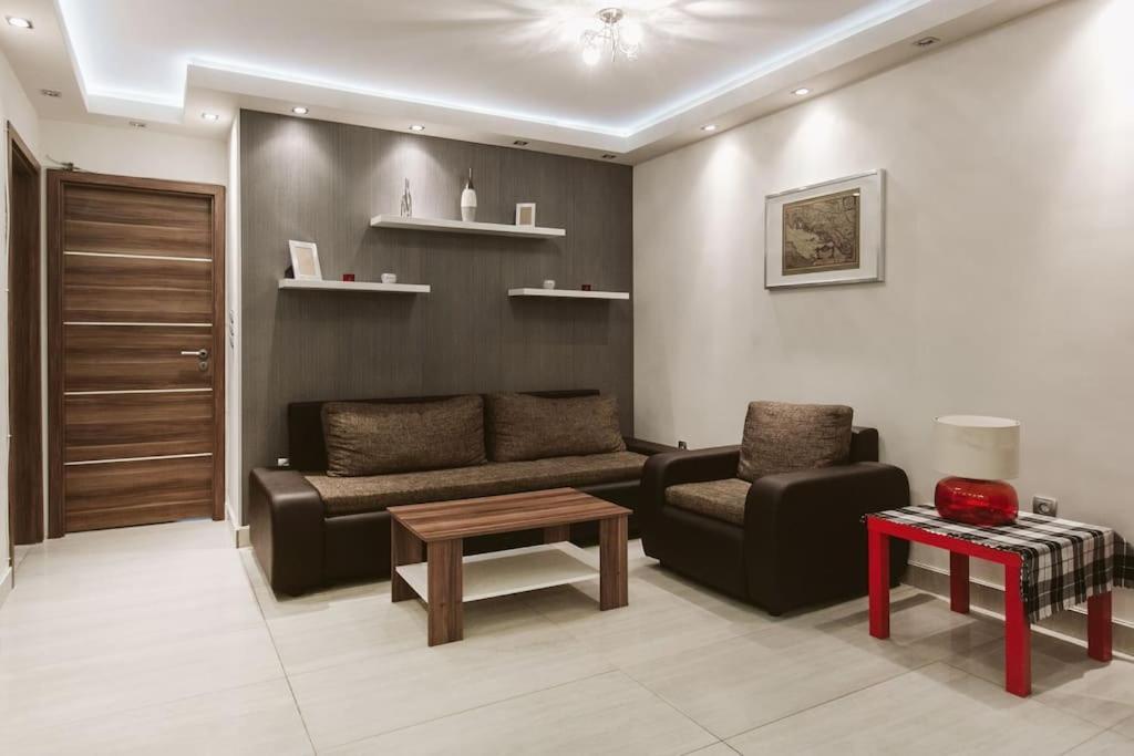 Neat & Comfy Near The Danube Appartamento