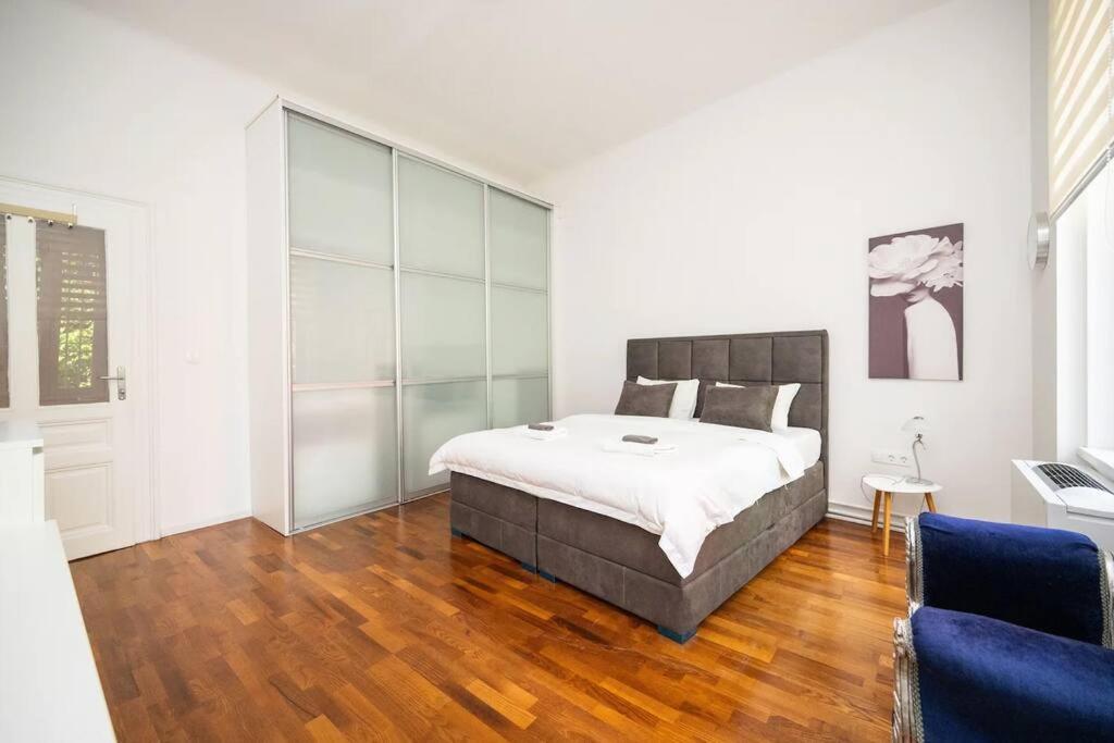 Luxury 2bdr In Apartamento Budapest