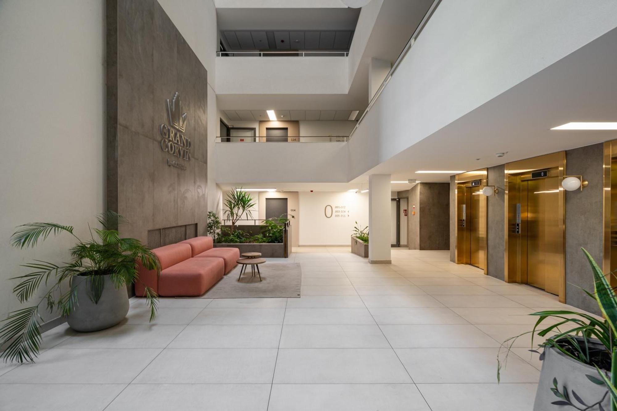 Corvin 5 Stars Luxury With Free Parking Apartment *