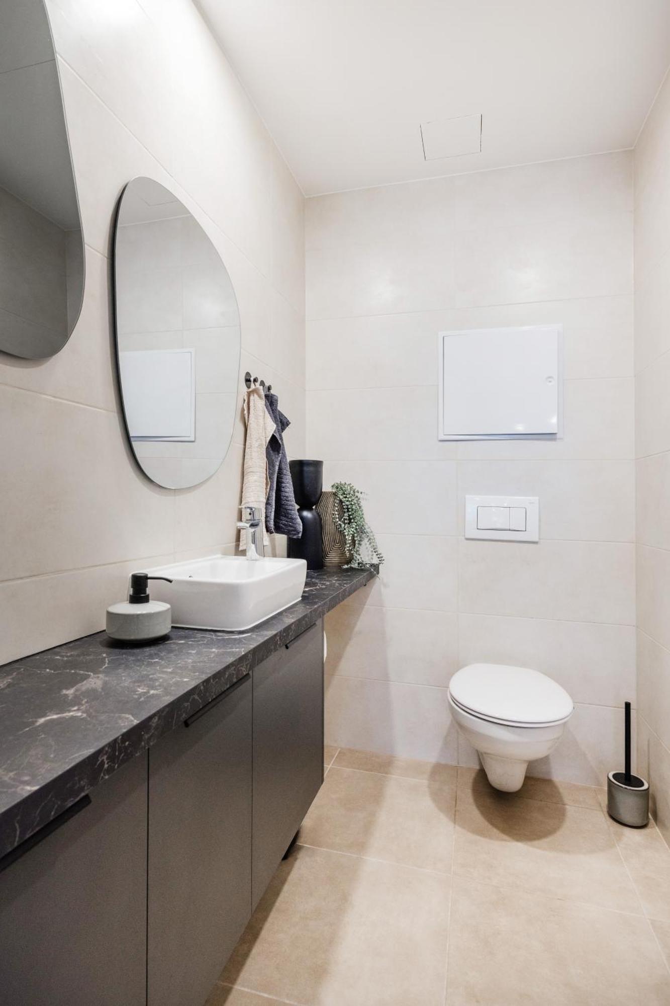 Sleek Premium With Parking Apartament *