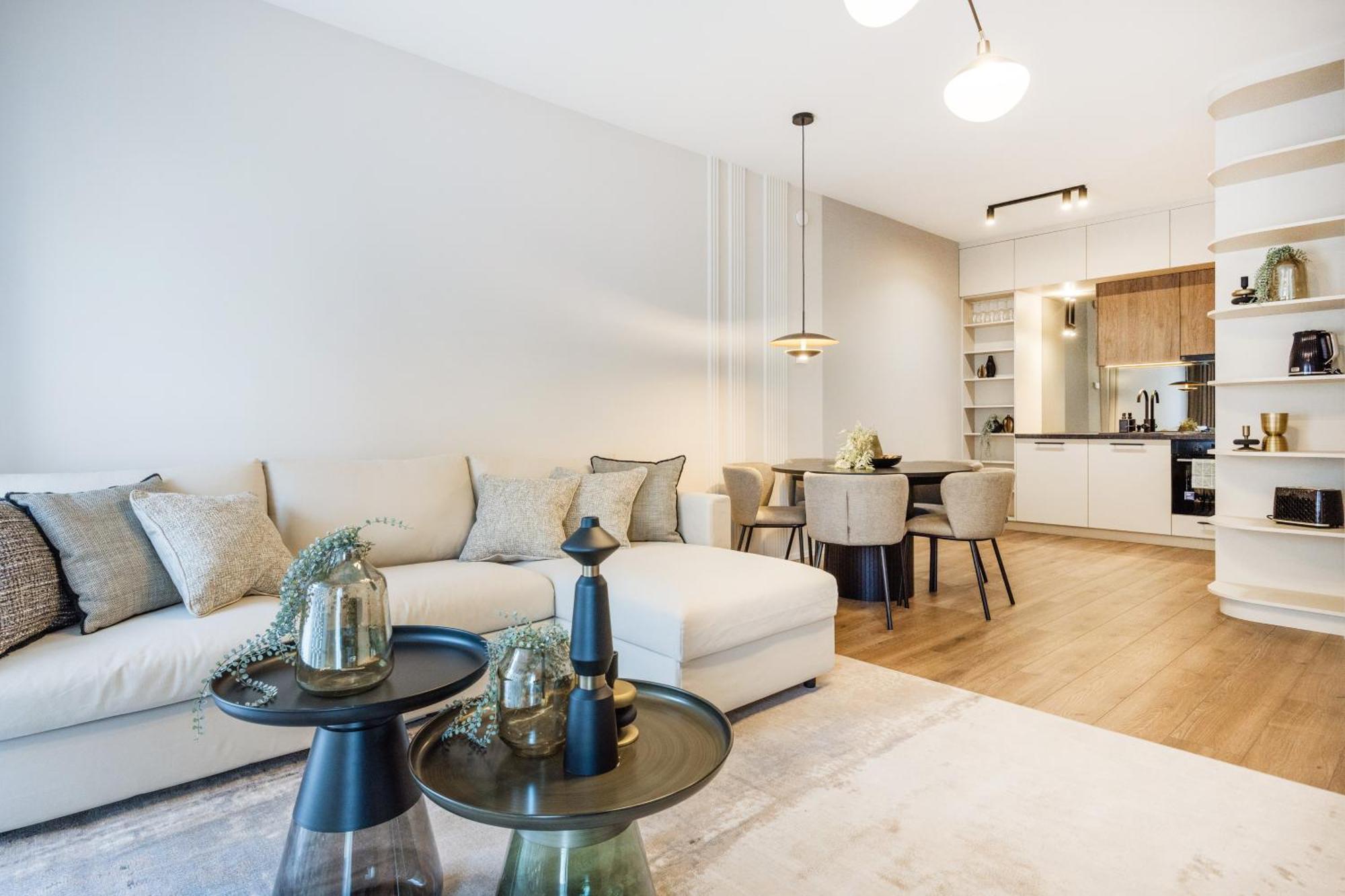Sleek Premium With Parking Apartament