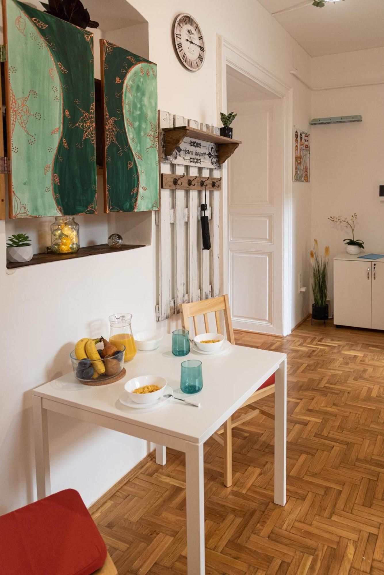 Viol * Budapest