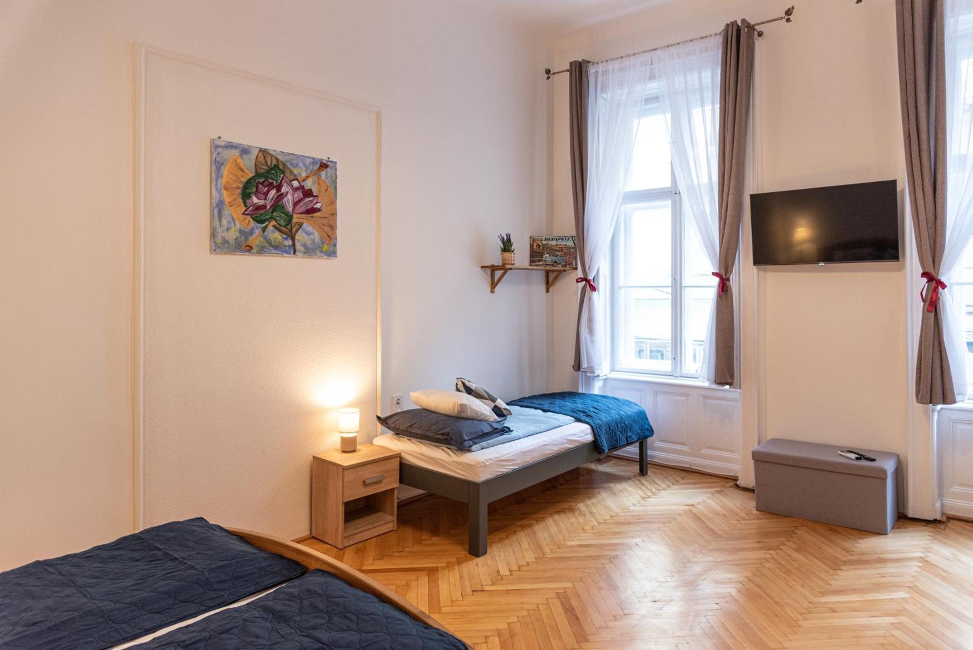 Viol Apartment