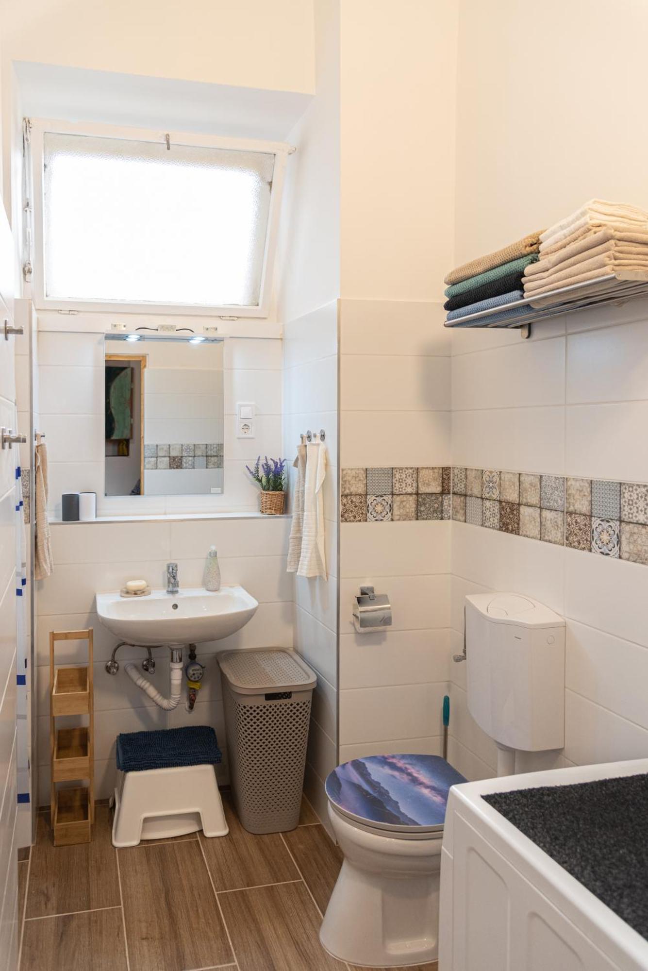 Viol Apartment