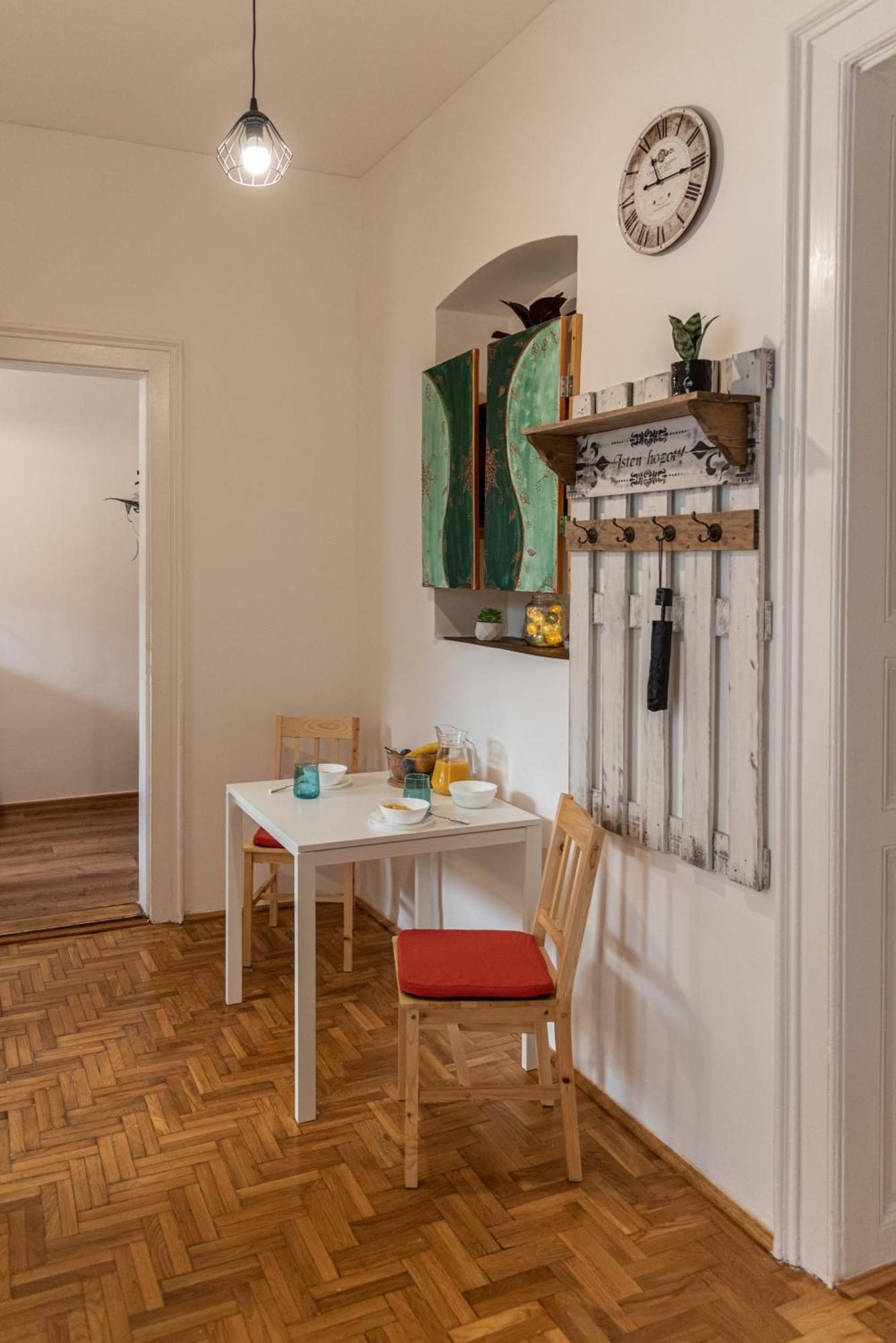Viol * Budapest