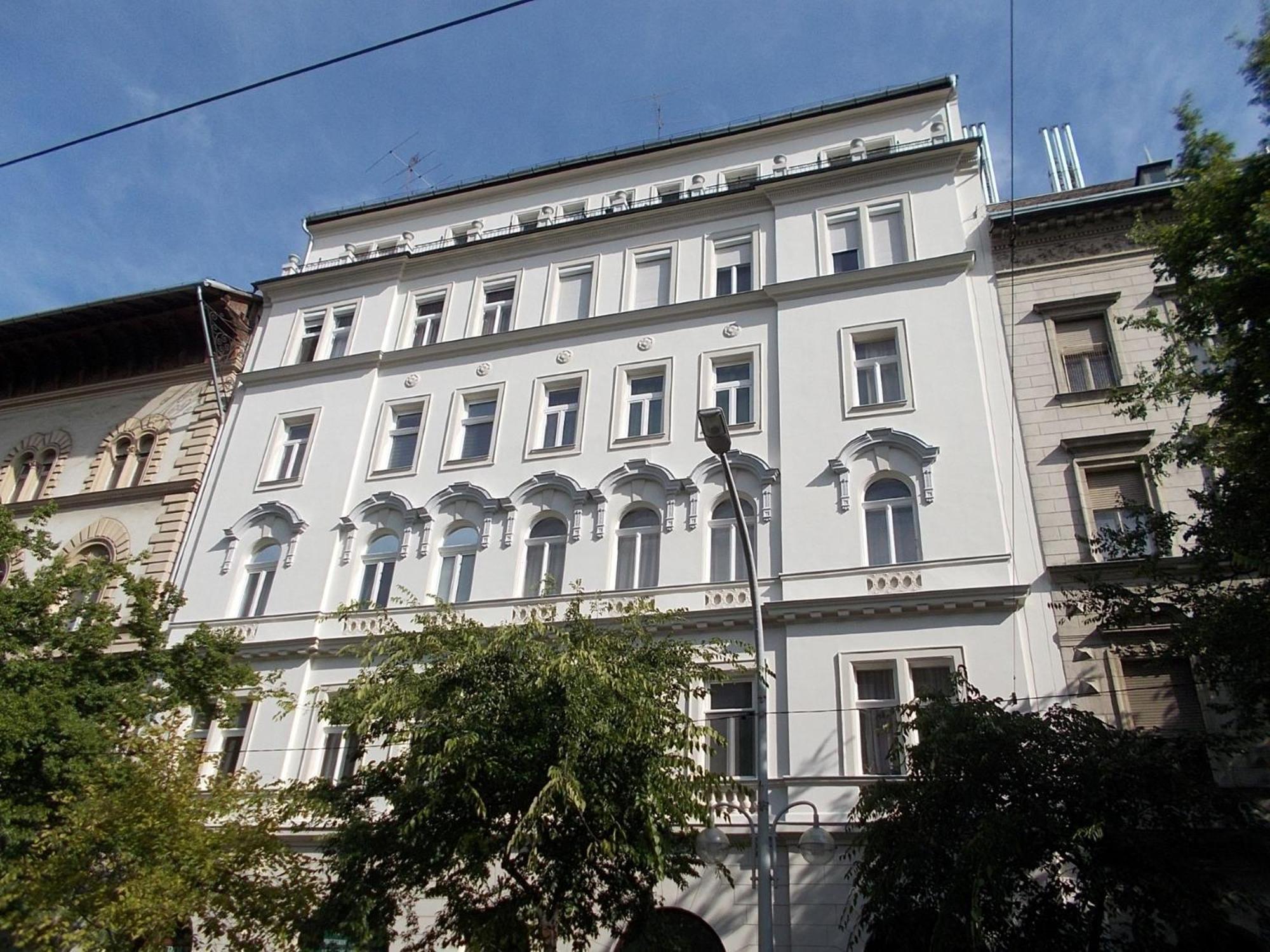 Jozsef * Budapest