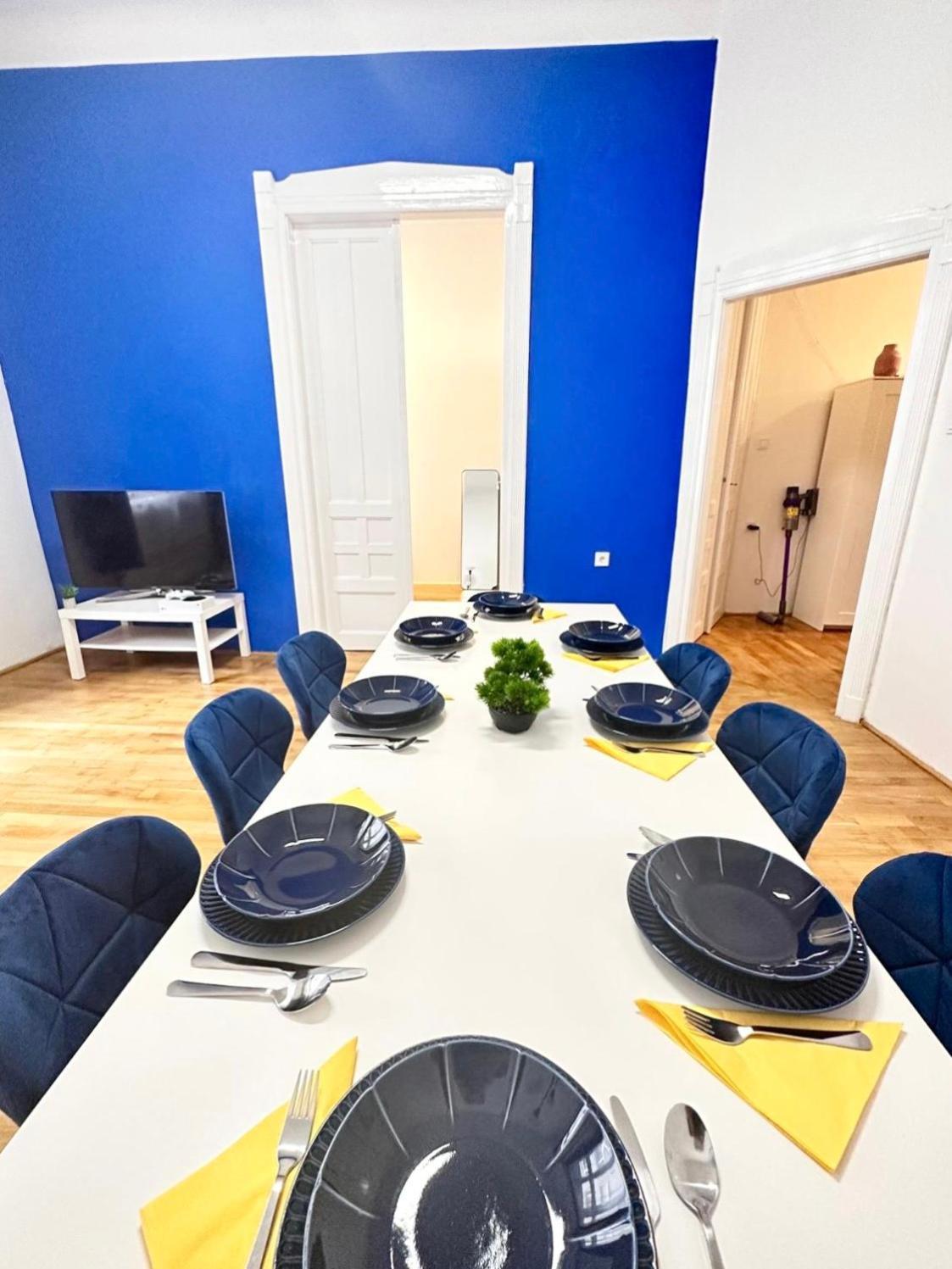 Elegant For 8 Person With Free Parking For 2 Cars Boedapest