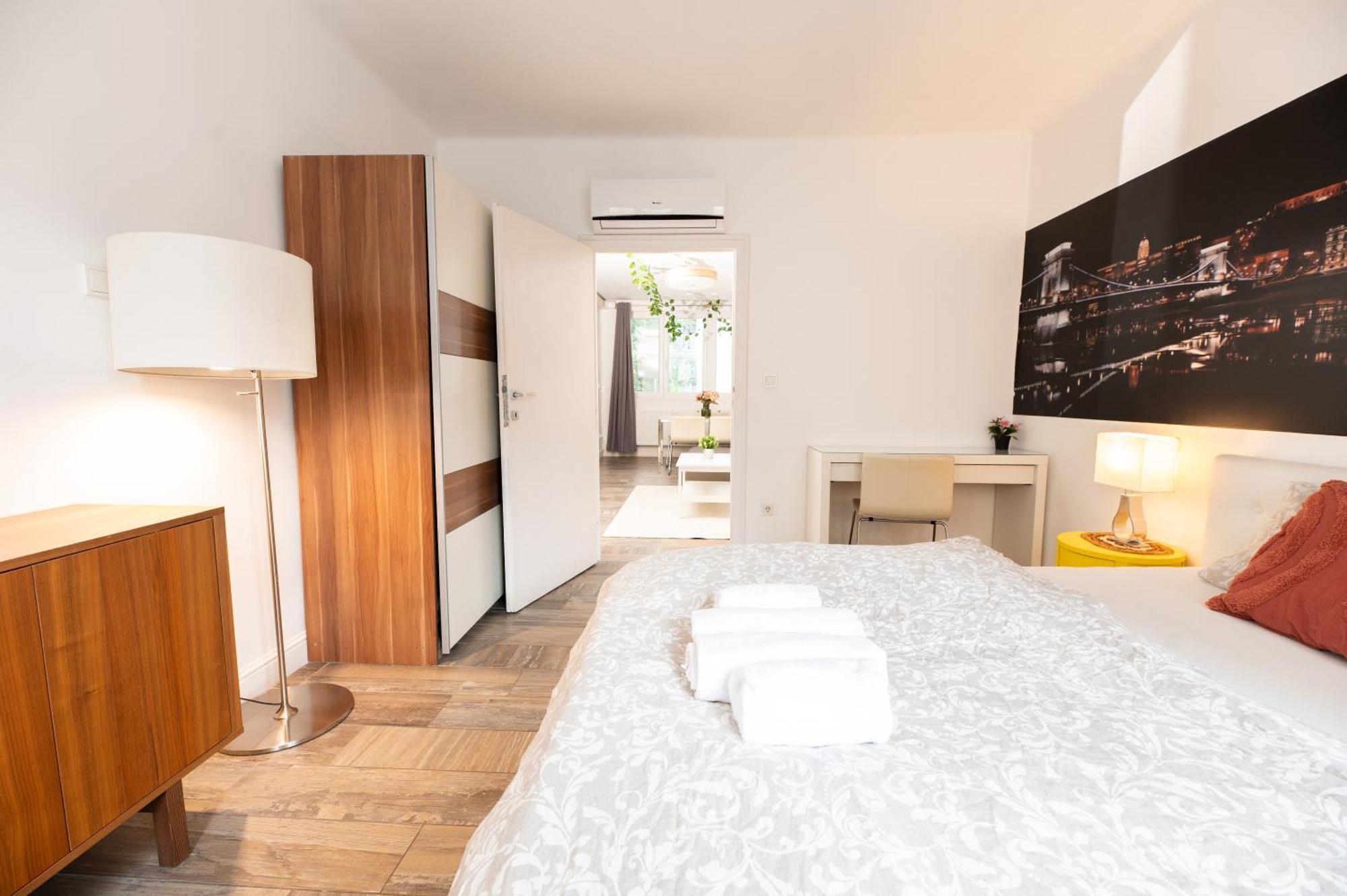 Superb Location & Chic W' 2bedroom * Budapest
