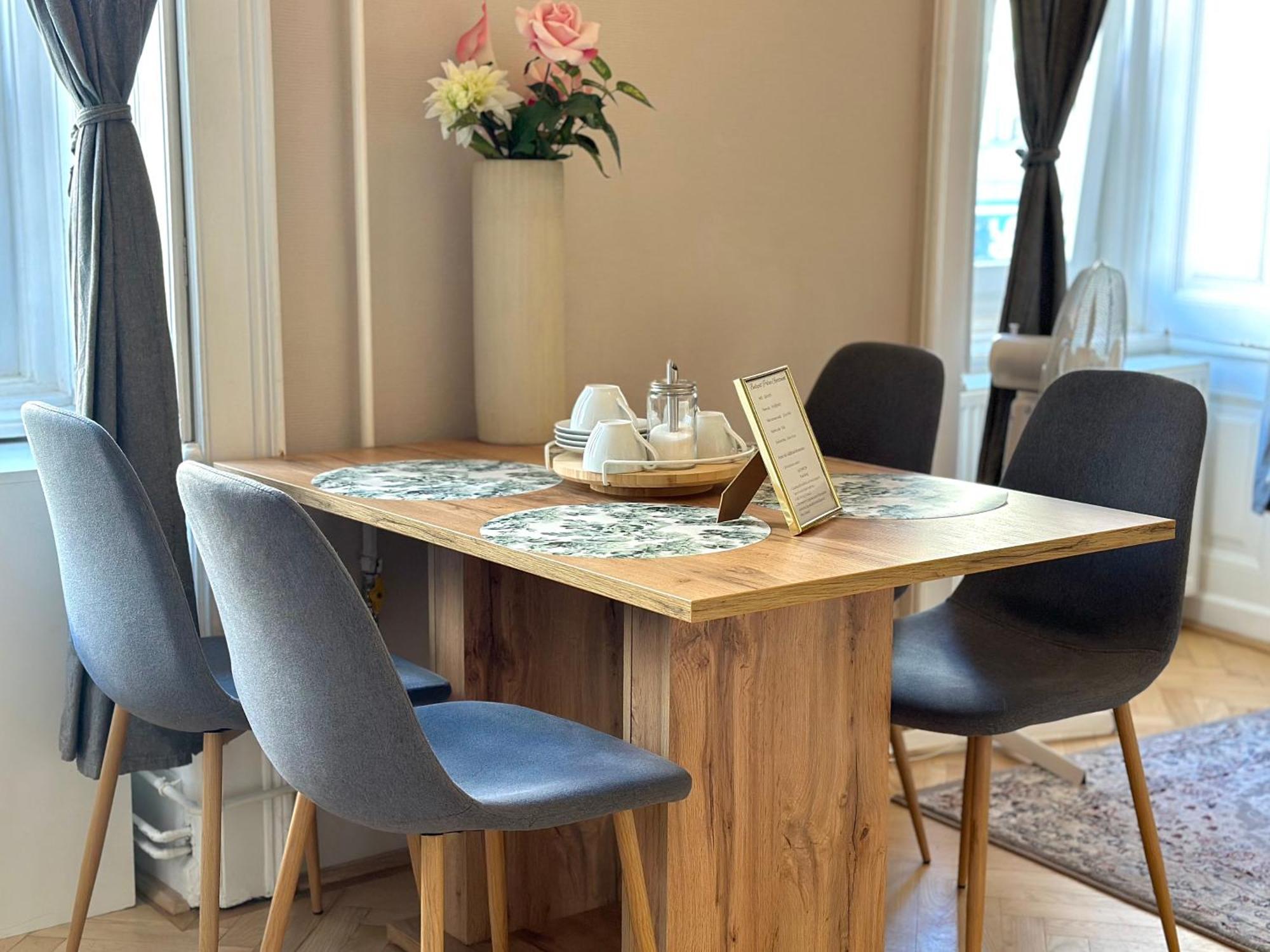 Palace - Palace District - Downtown Apartment *