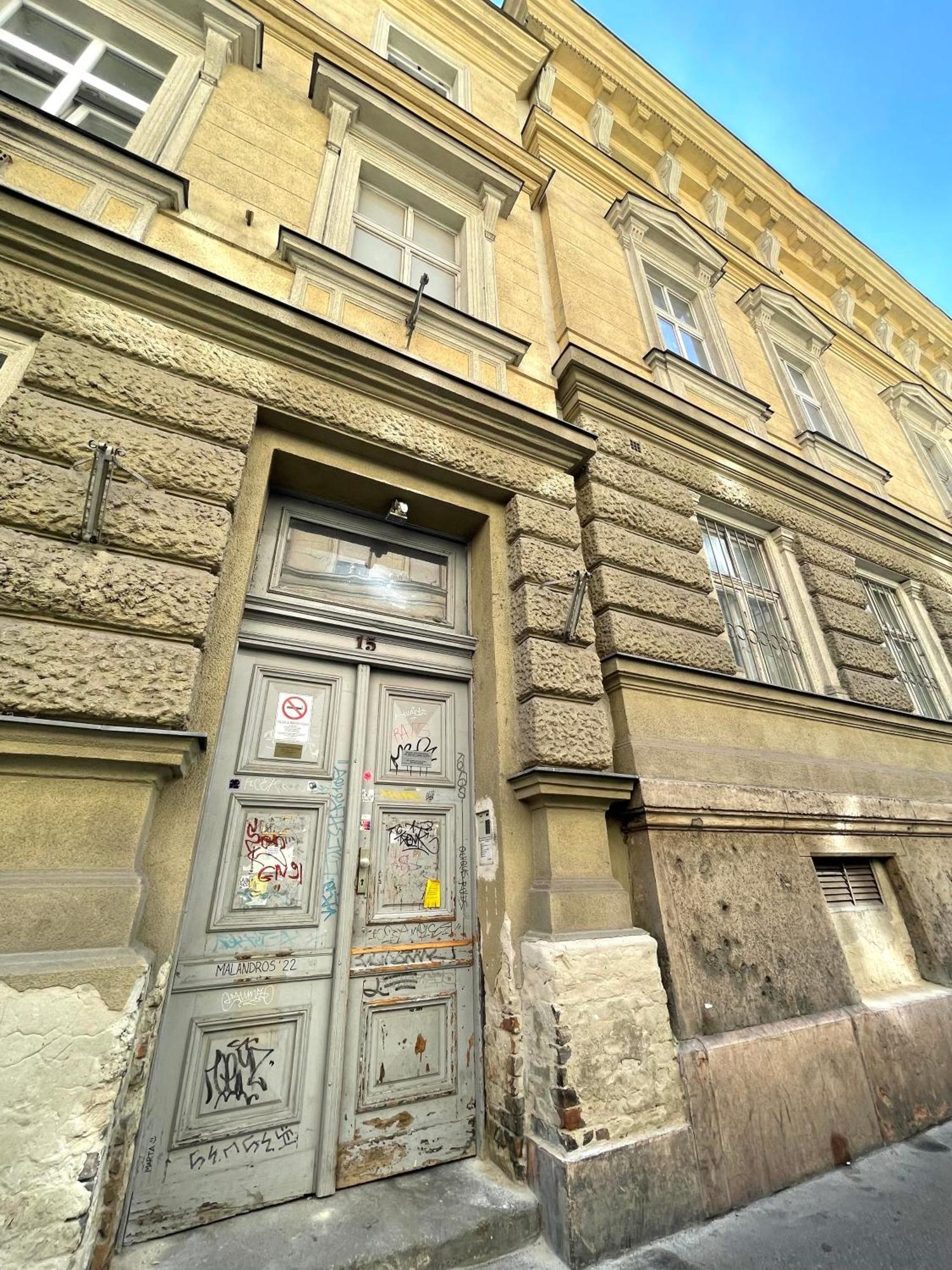 Aradi With Private Bathroom In The Centre Budapest