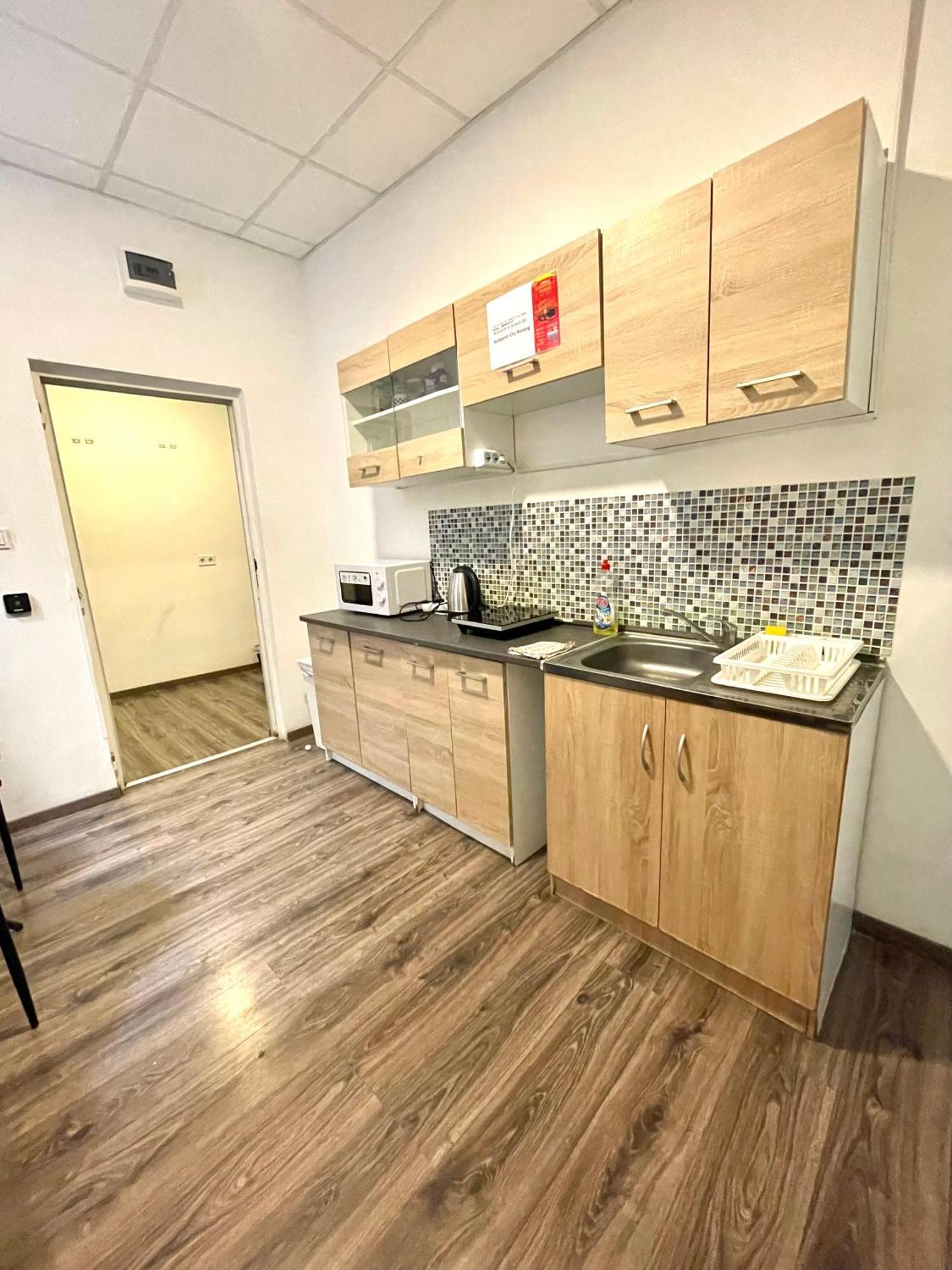 Homestay Aradi With Private Bathroom In The Centre Budapest