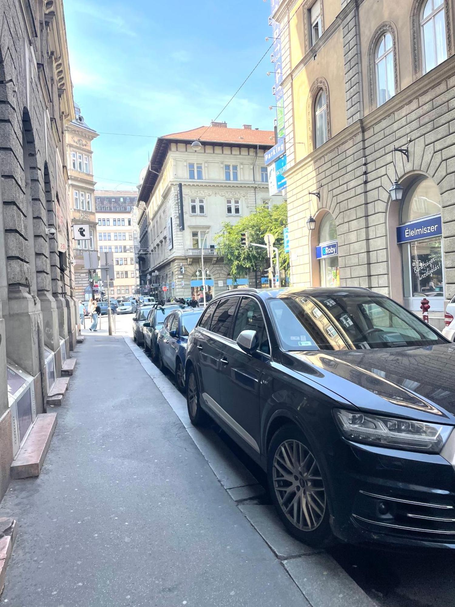Aradi With Private Bathroom In The Centre Budapest