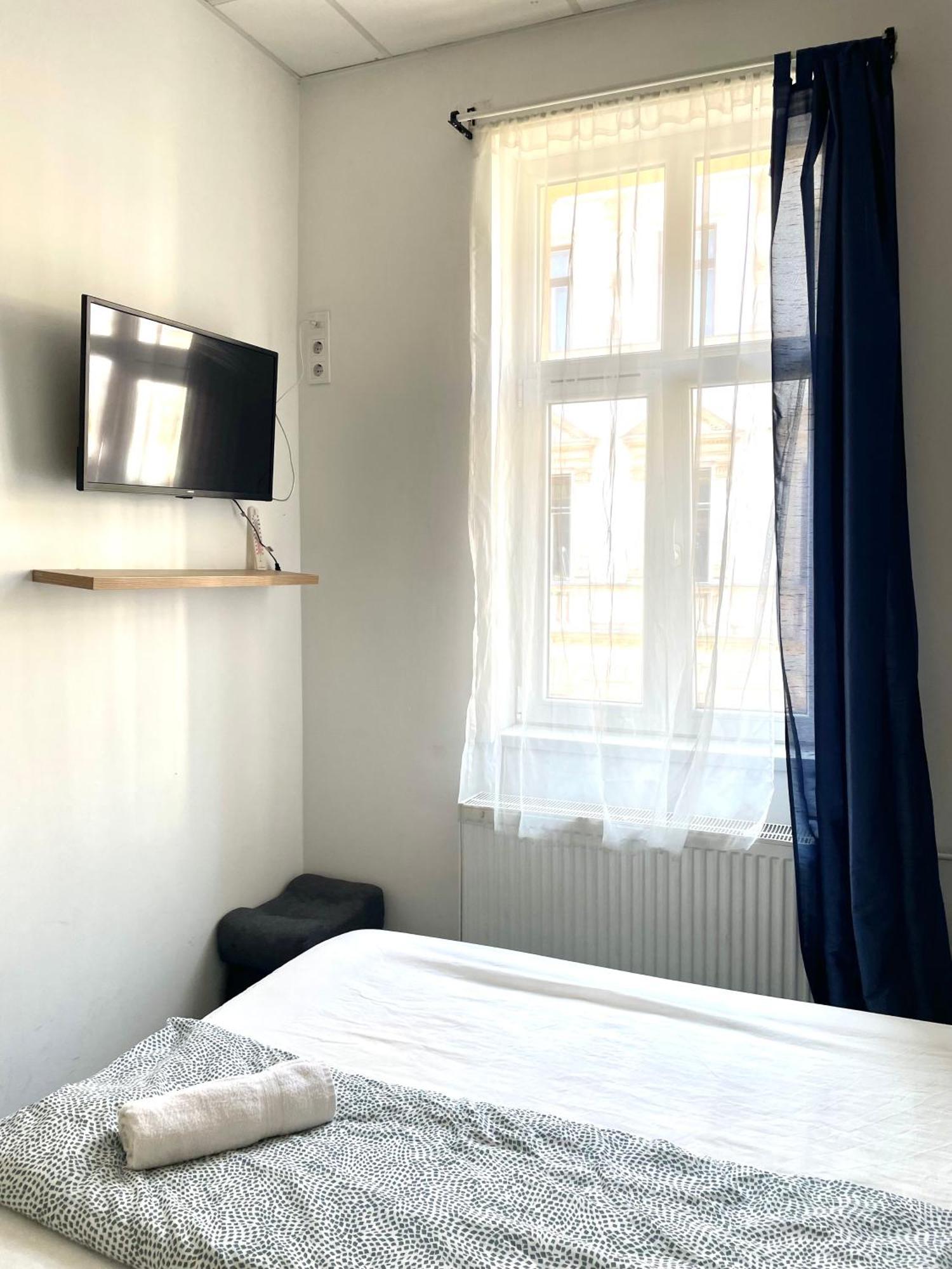 Homestay Aradi With Private Bathroom In The Centre *