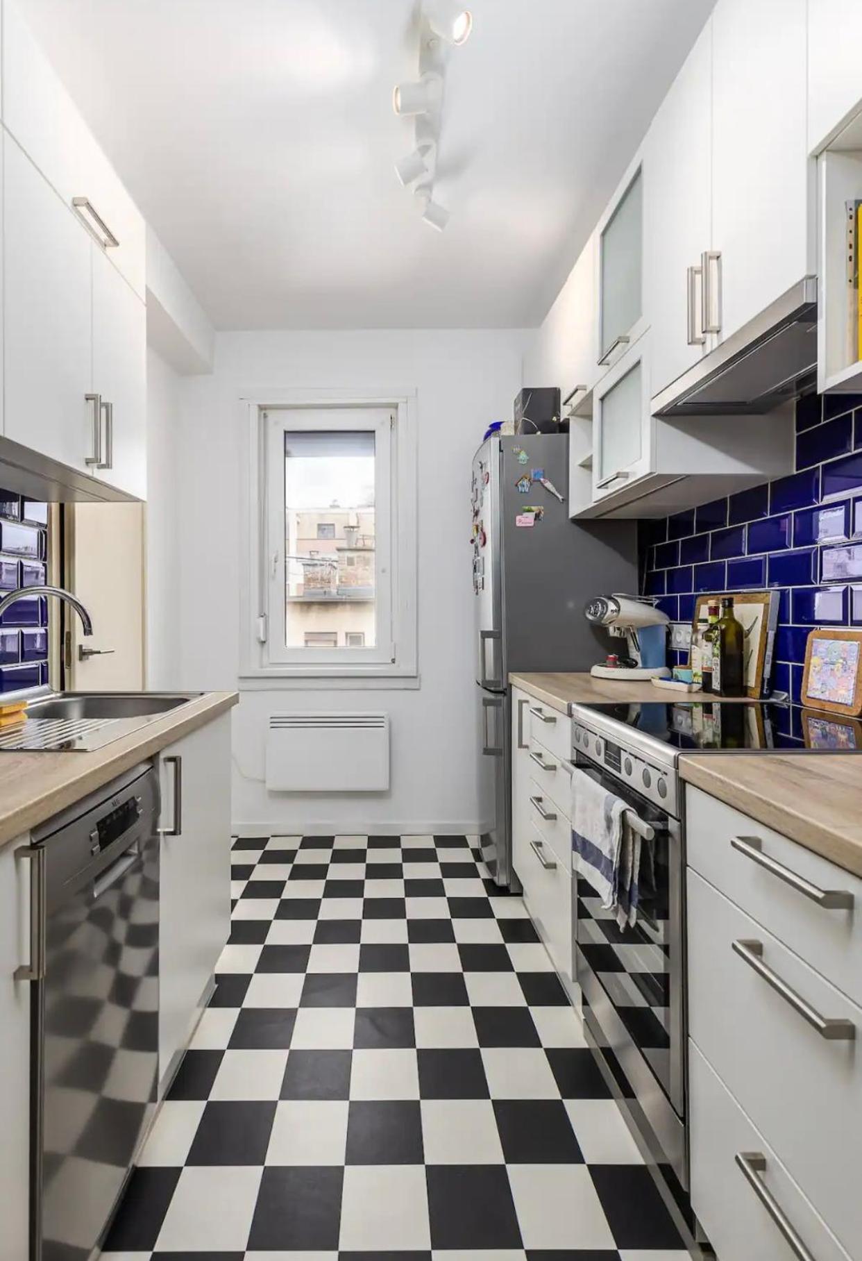Elegant Escape By Buda Castle For Pleasure Seekers Apartmán