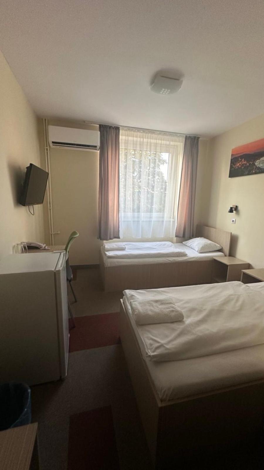 Bed and breakfast Free Parking, Free Breakfast, Only 15 Minutes To Center