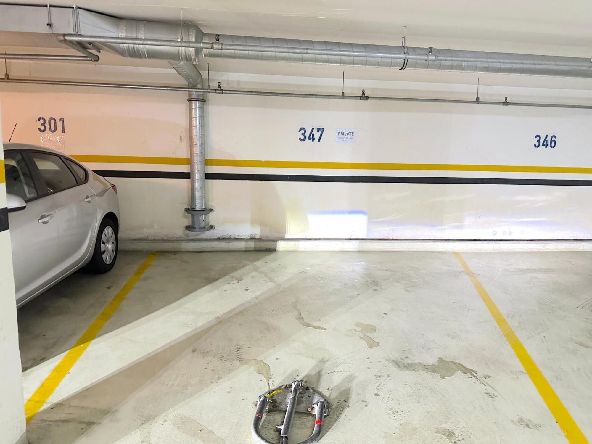 Spacious 3-bedroom With Balcony & Free Parking * Budapešť
