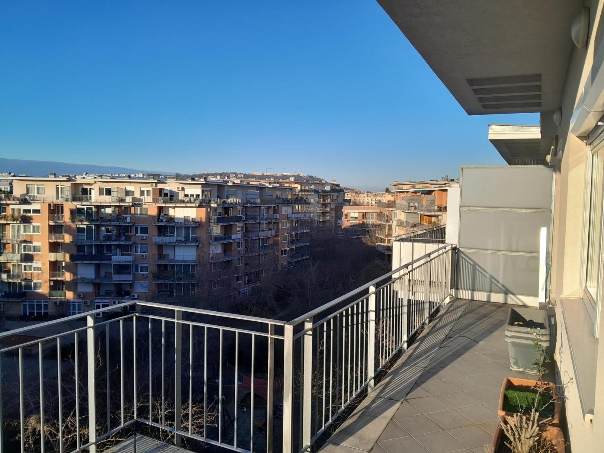 Penthouse Rooftop With Huge Sky Terrace Appartamento *