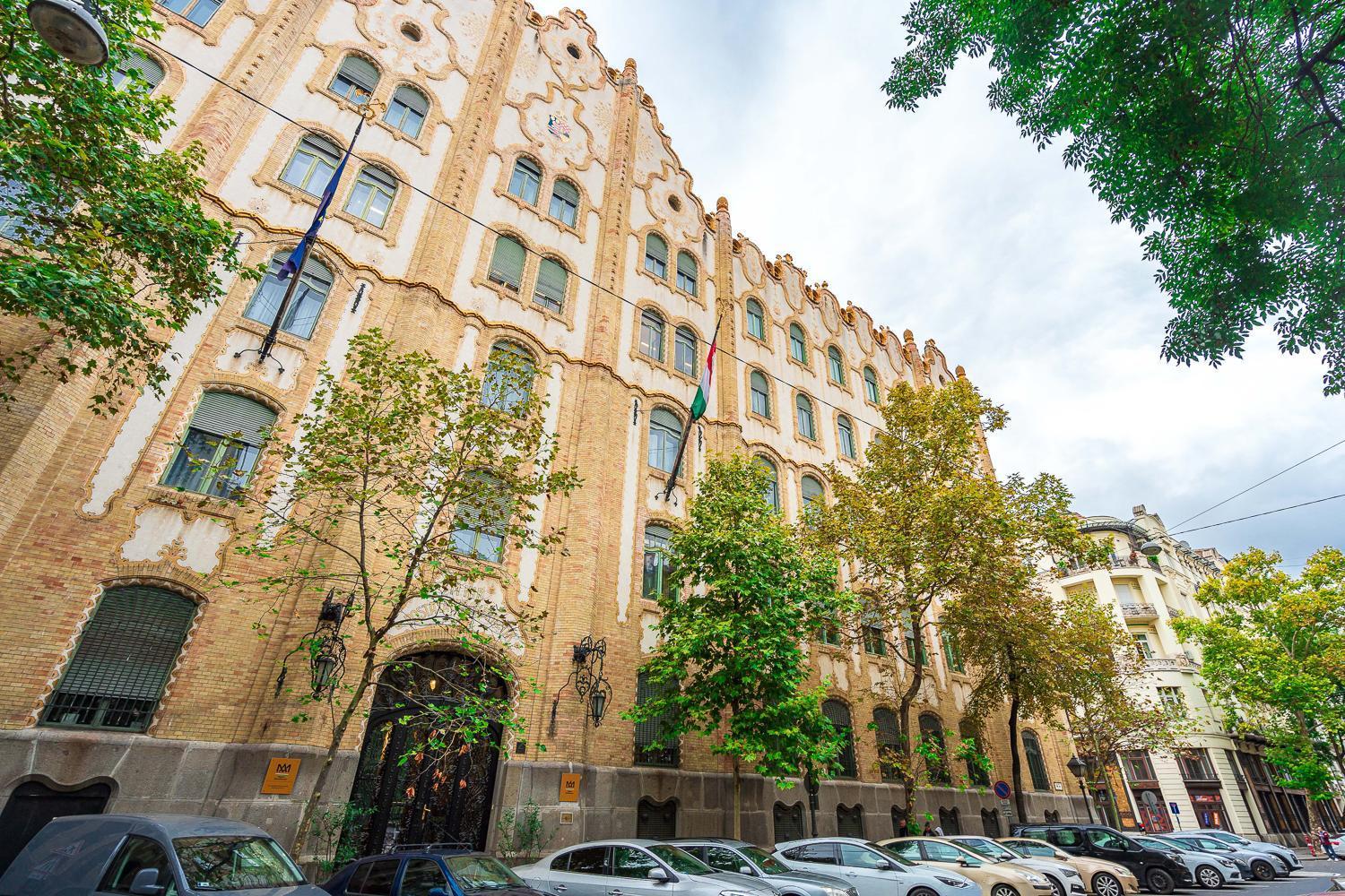 Luxury Art Nouveau Next To Parliament Building *