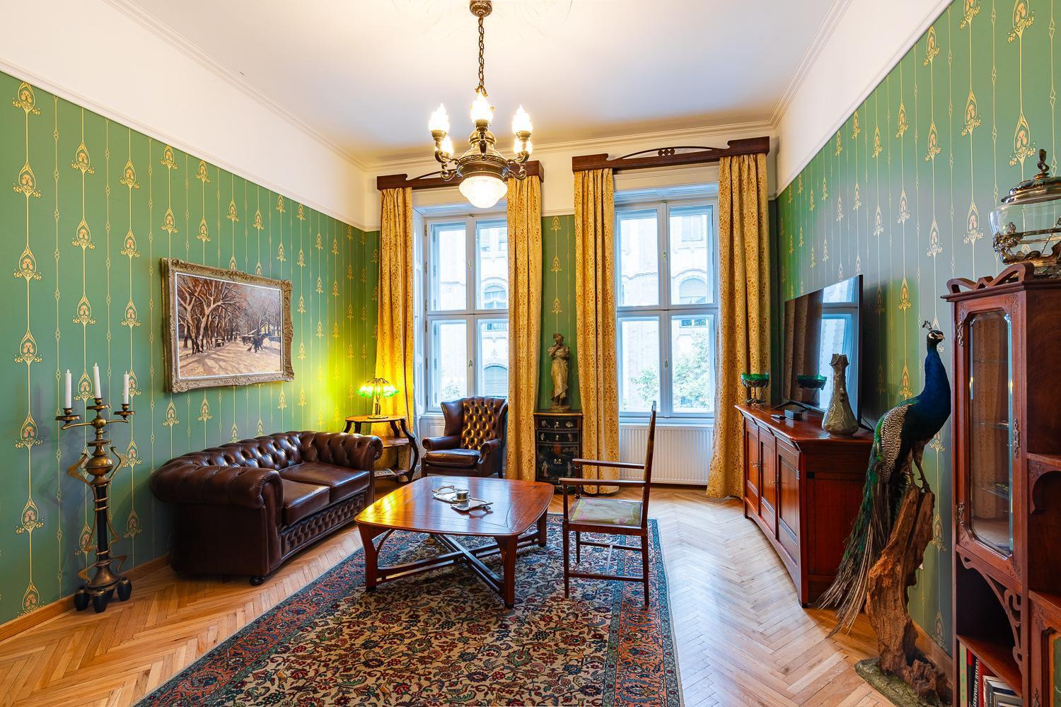 Luxury Art Nouveau Next To Parliament Building Appartamento