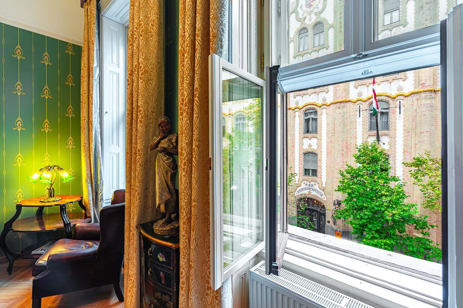Luxury Art Nouveau Next To Parliament Building