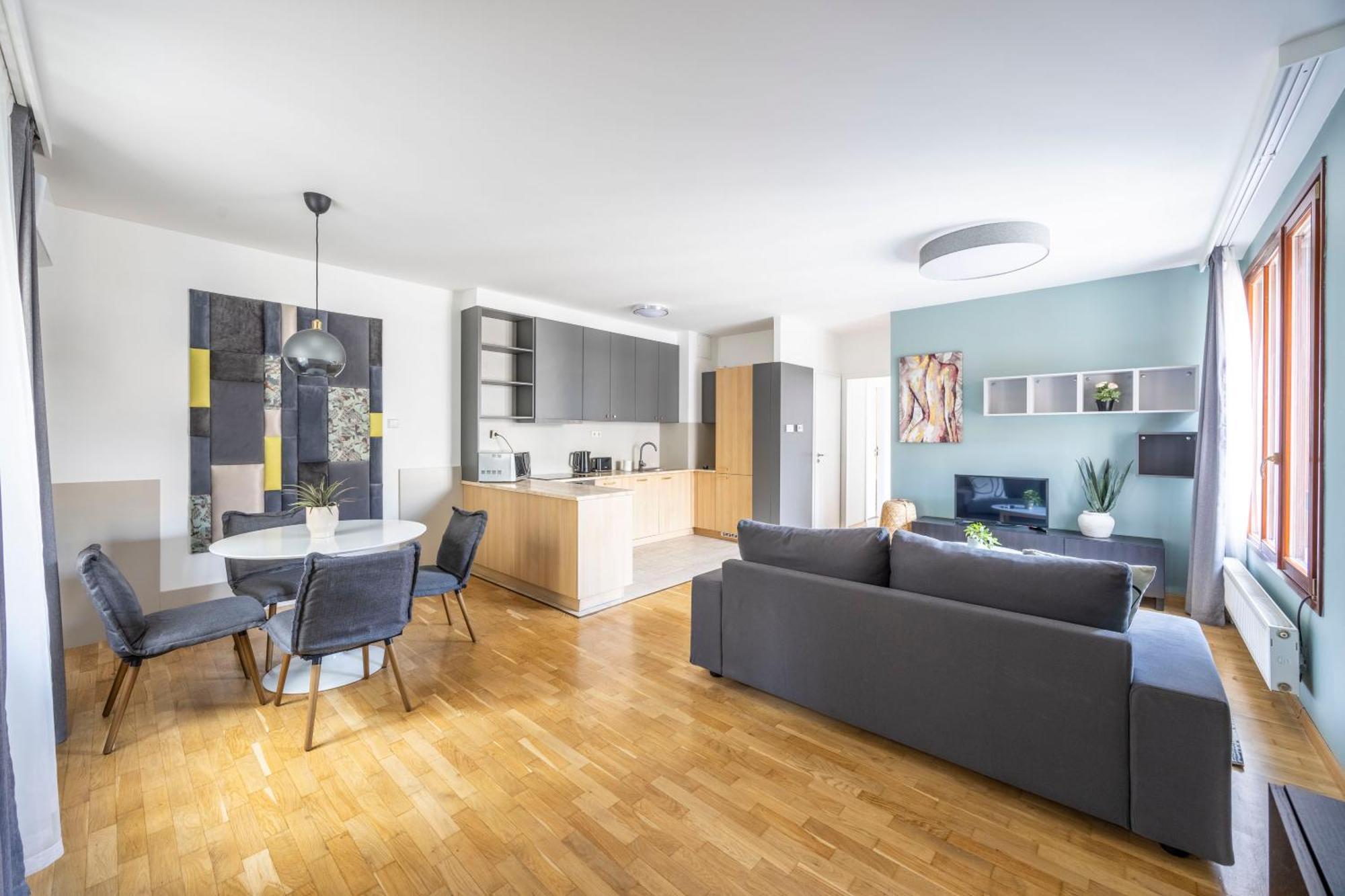 Superb Location & Cozy With Terrace By Prestige Homes Budapest