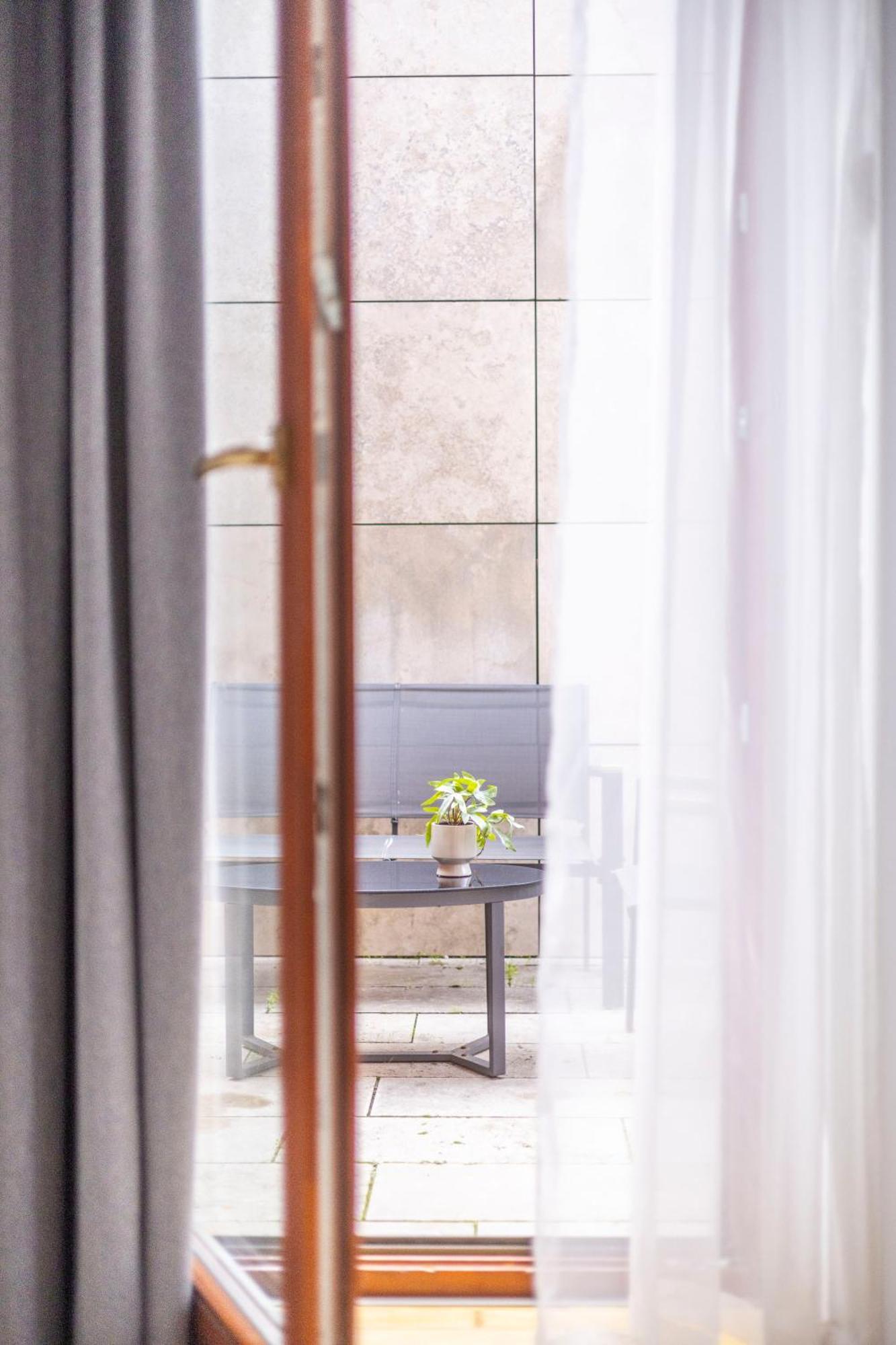 Superb Location & Cozy With Terrace By Prestige Homes Apartamento *