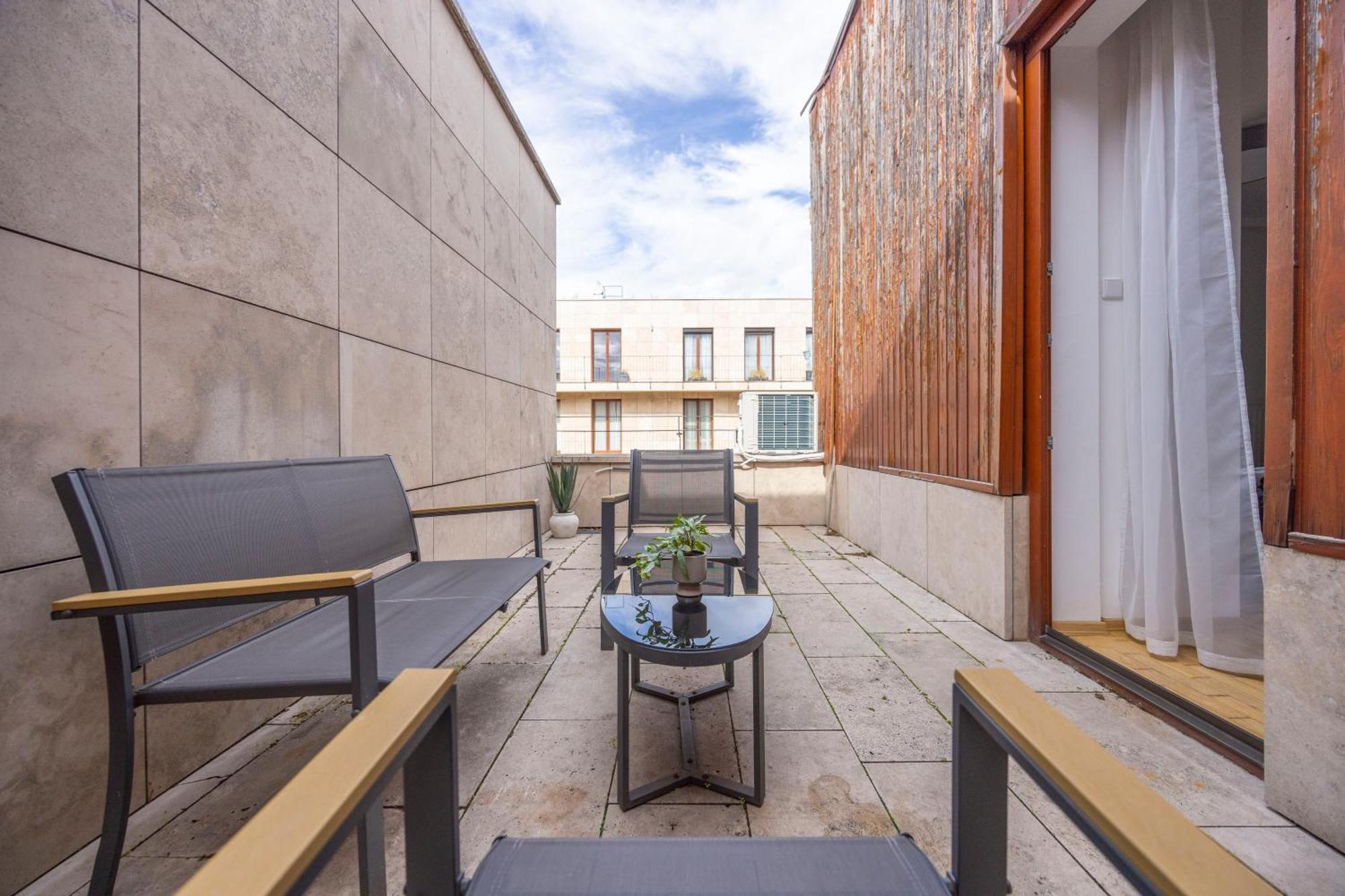 Superb Location & Cozy With Terrace By Prestige Homes Apartamento