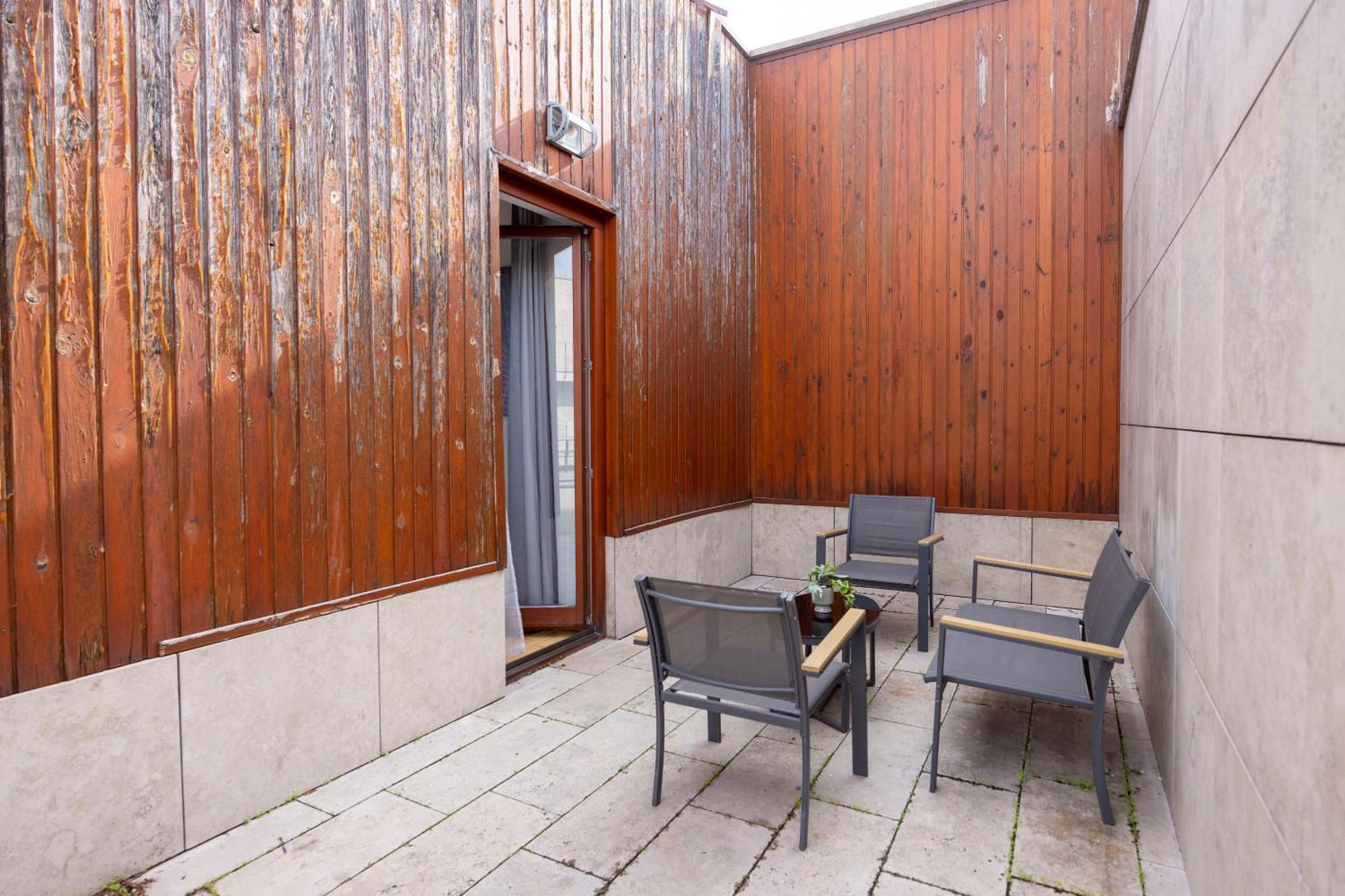 Superb Location & Cozy With Terrace By Prestige Homes Budapest