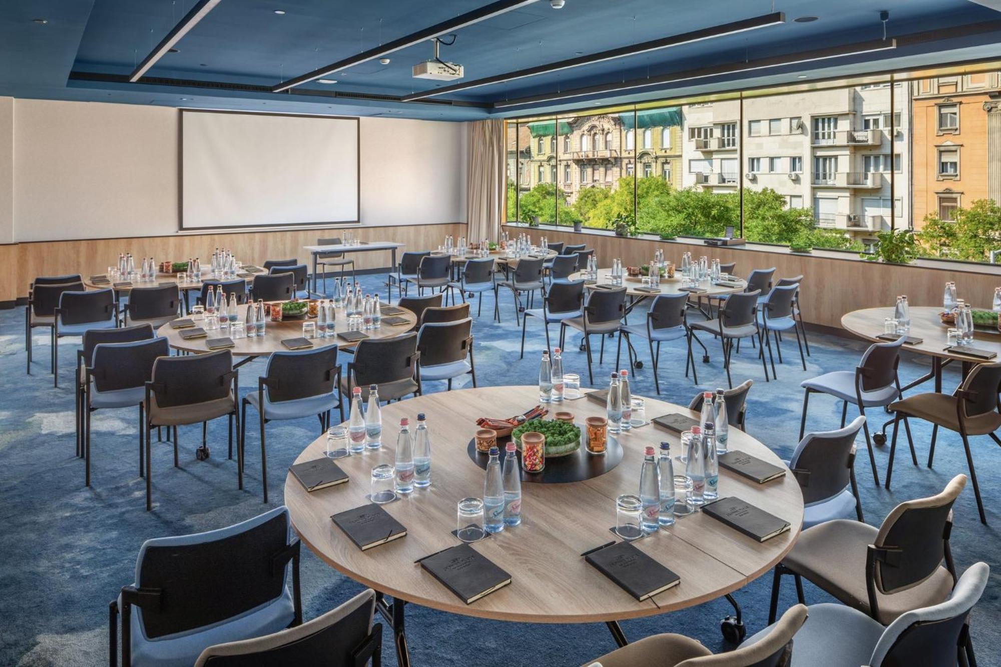 Crowne Plaza By Ihg Hotell Budapest