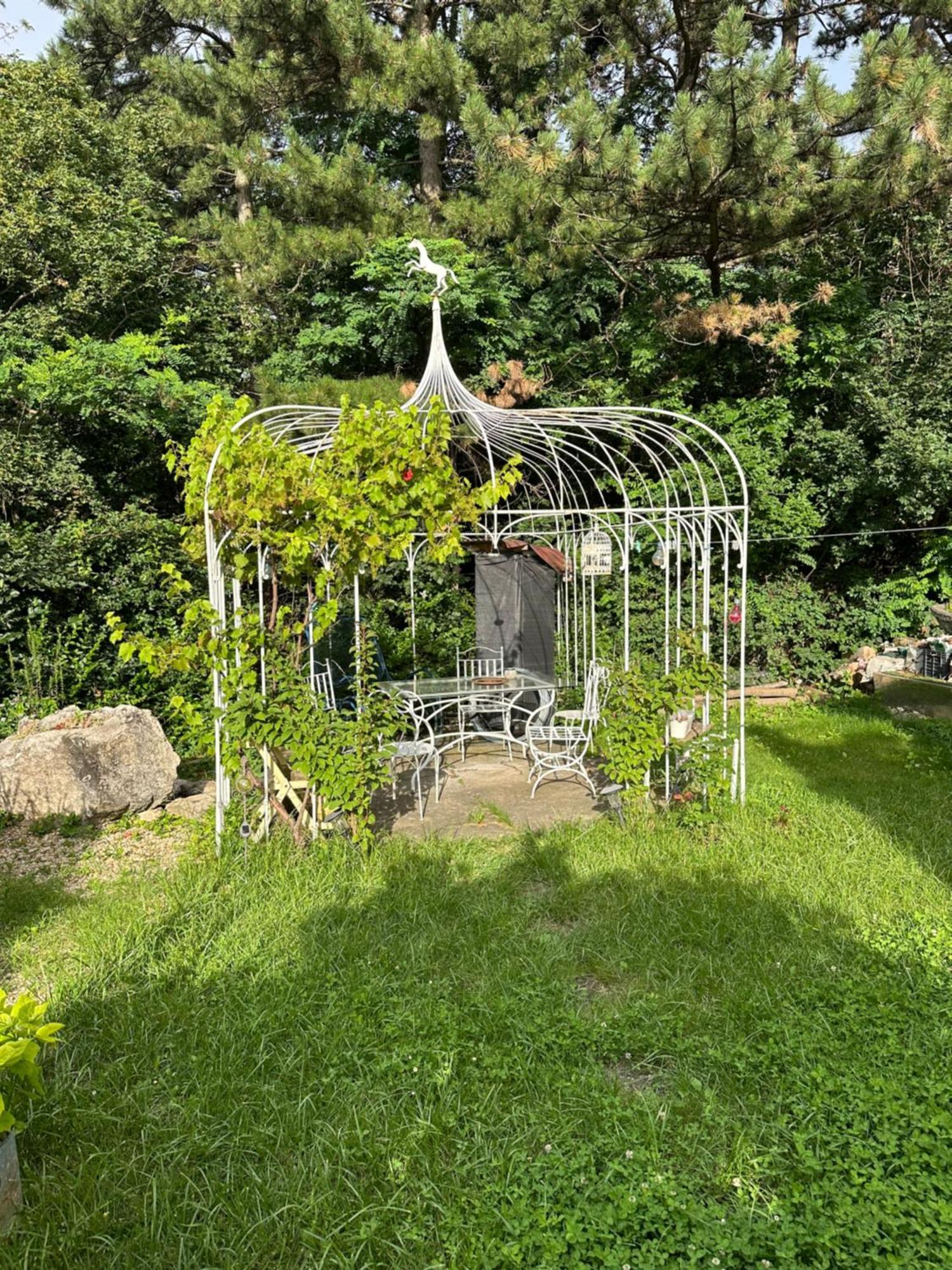 Idevarlak In The Woods * Budapest