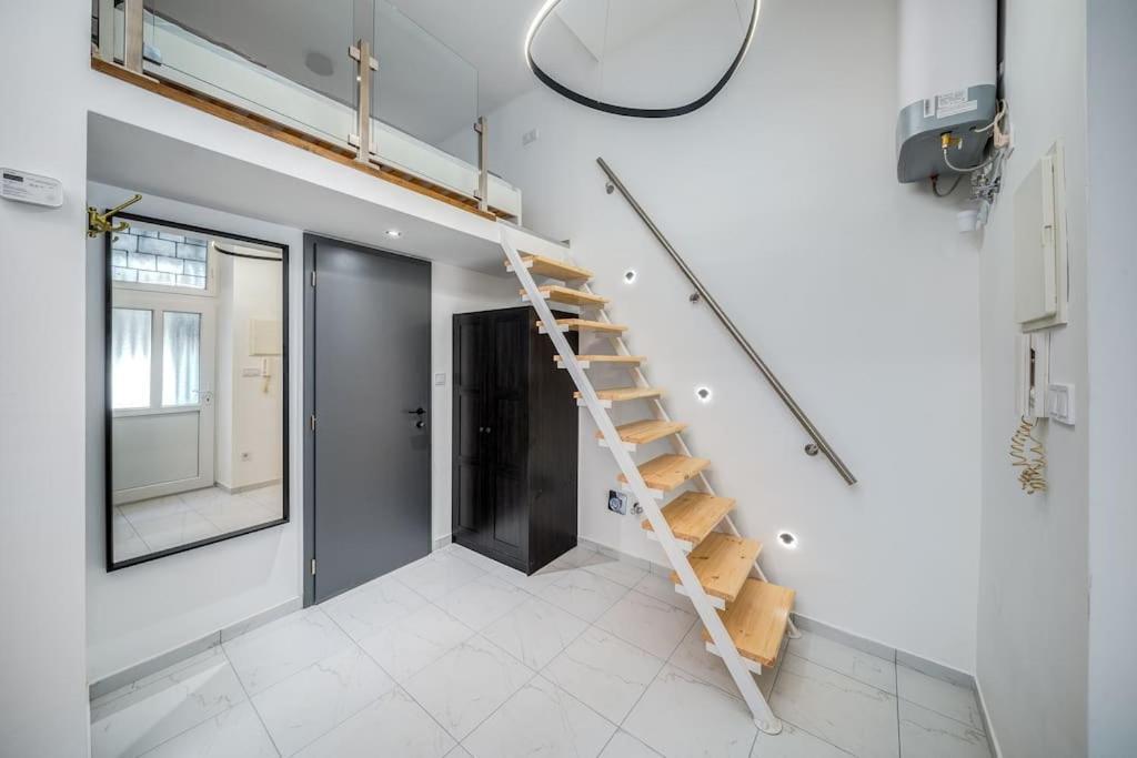 Loft 8 - Cozy Stylish With Parking *