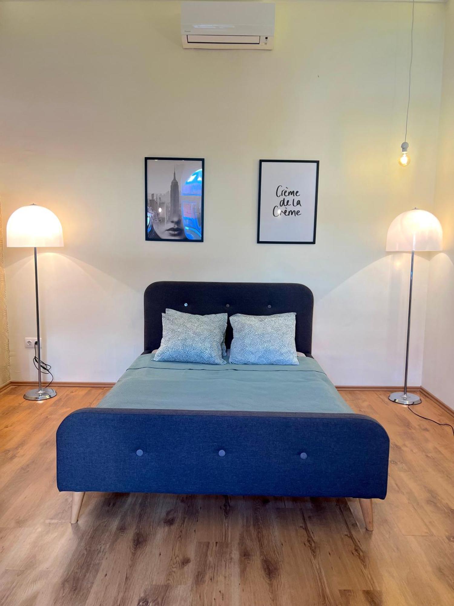 P9 By Small Apartament *